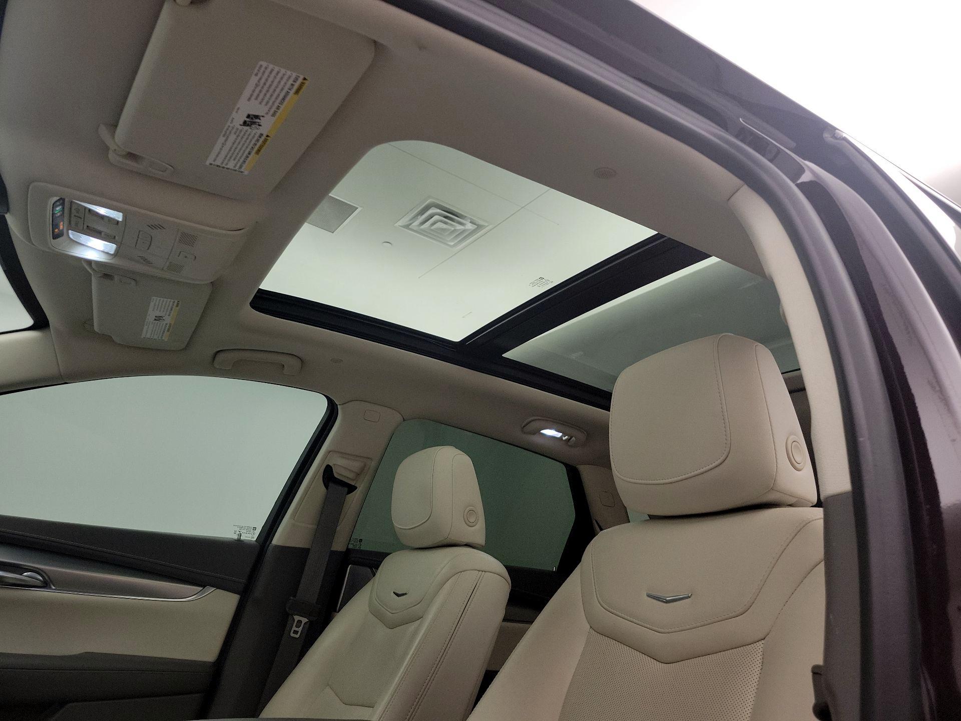 Thumbnail: 2021 Cadillac XT5 - 20