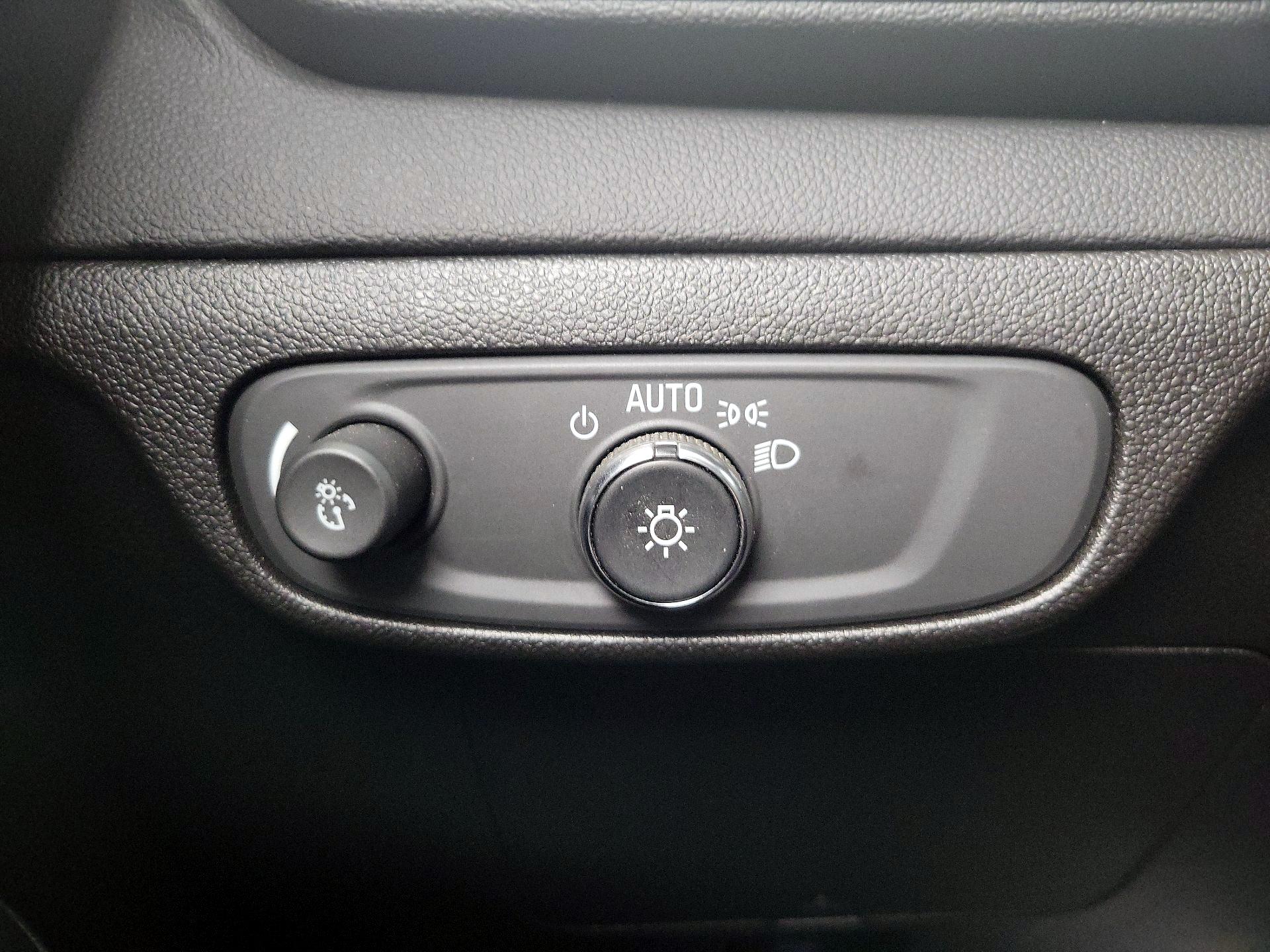 Thumbnail: 2023 Chevrolet Bolt EUV - 13