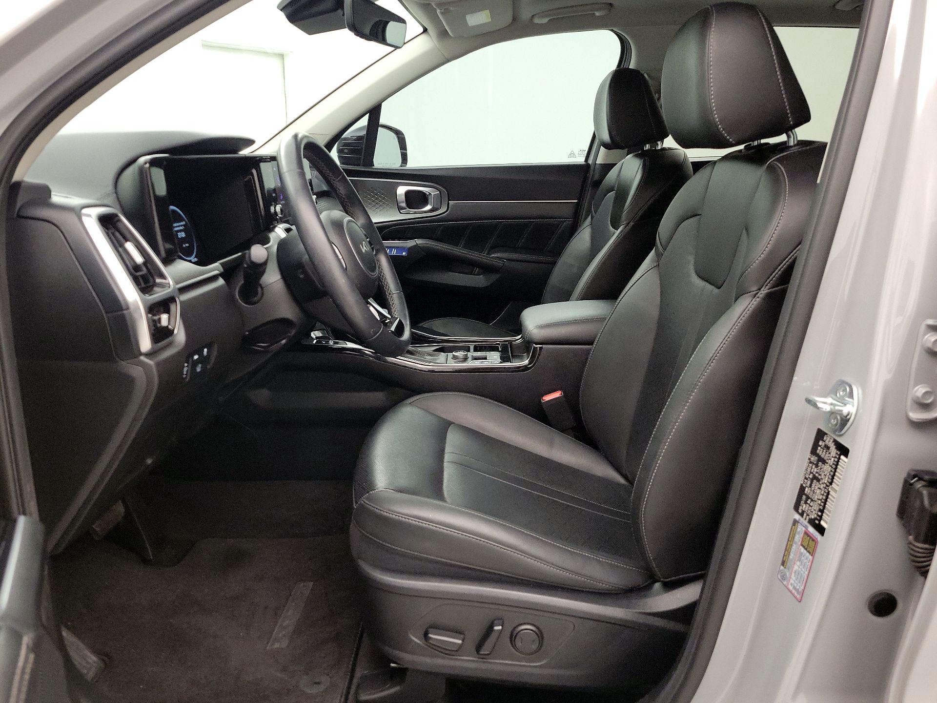 Thumbnail: 2023 Kia Sorento - 11