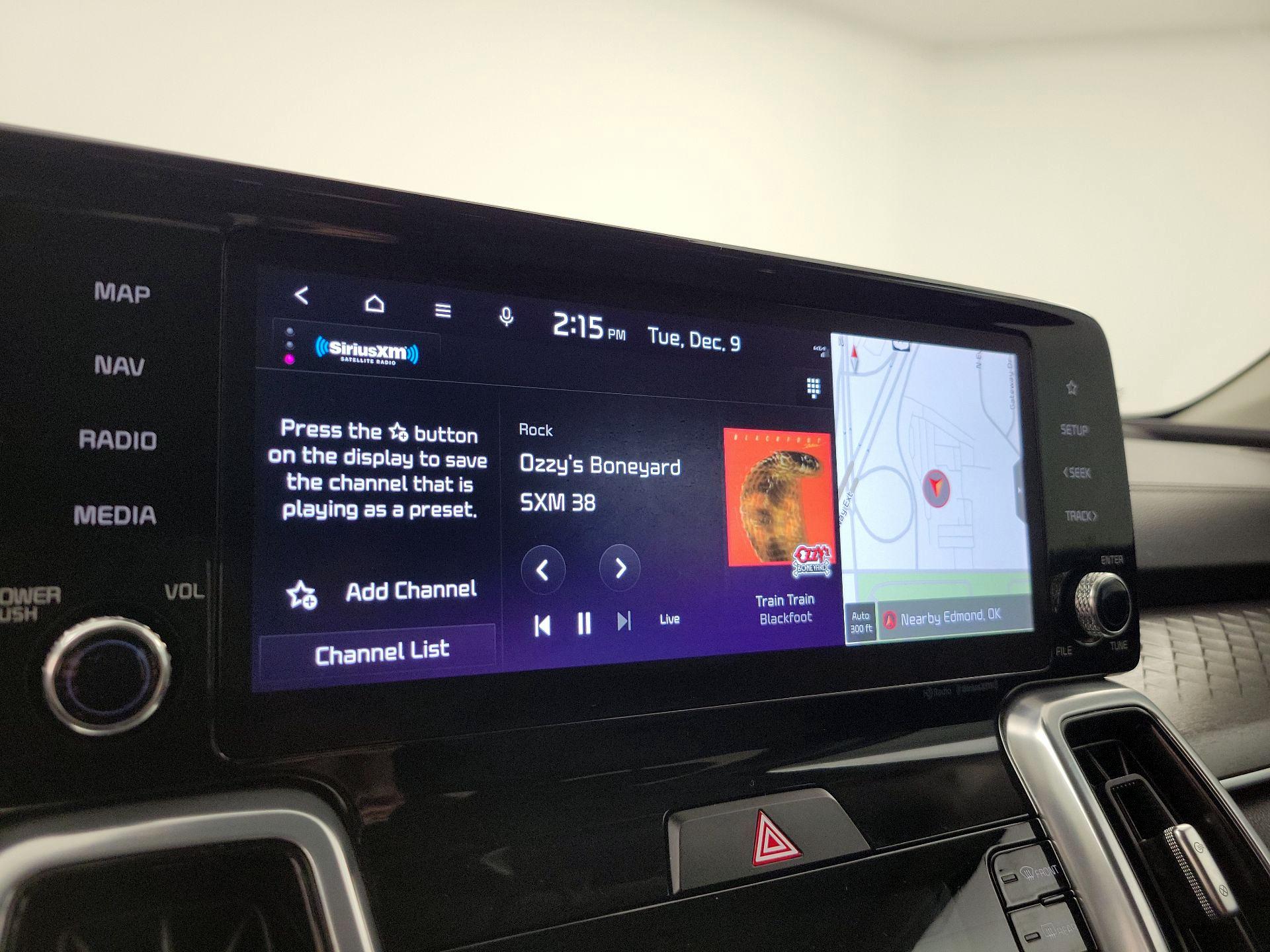 Thumbnail: 2023 Kia Sorento - 16