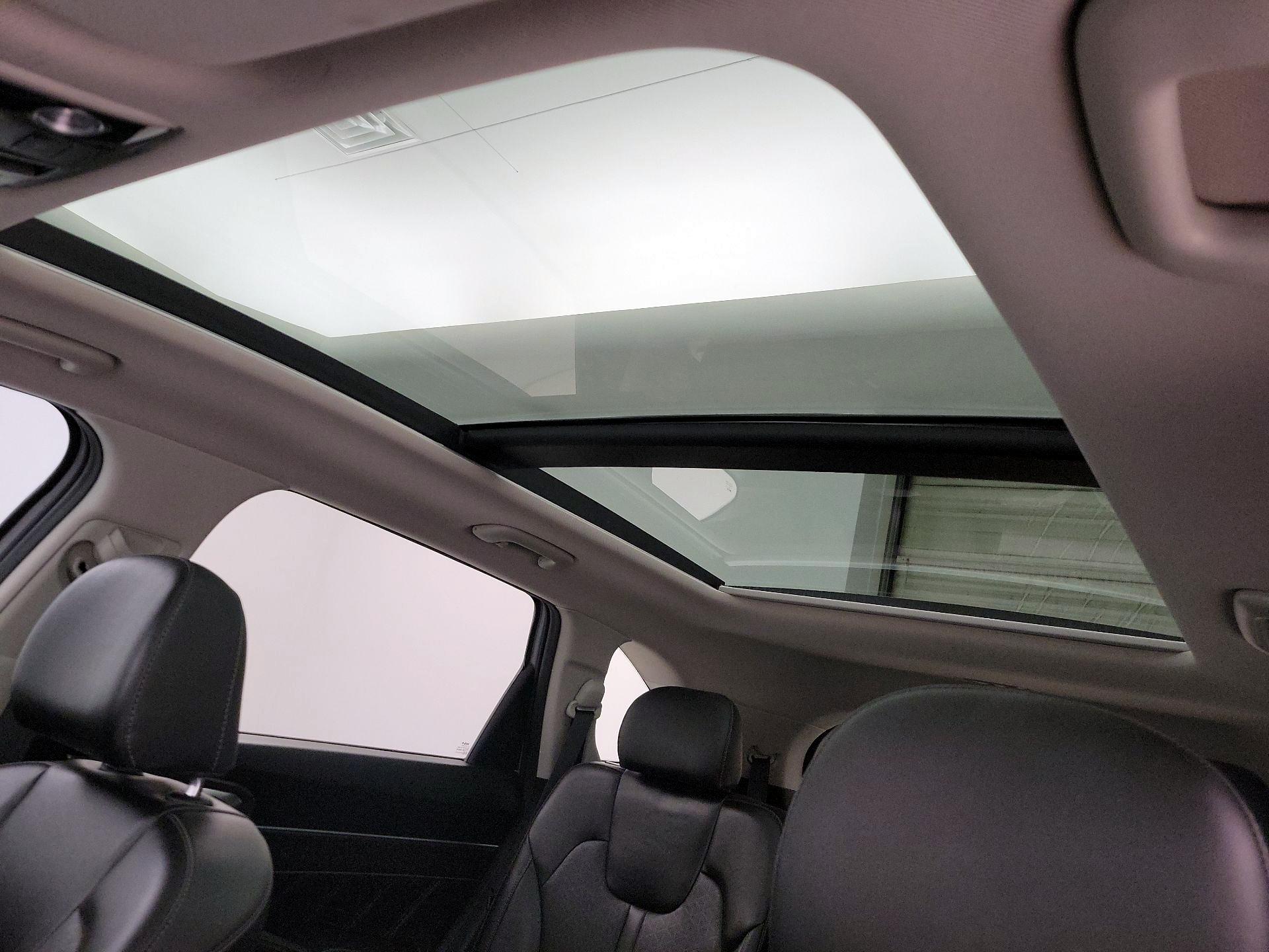 Thumbnail: 2023 Kia Sorento - 20