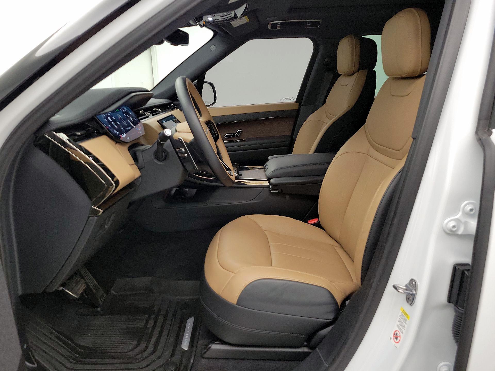 Thumbnail: 2024 Land Rover Range Rover Sport - 11