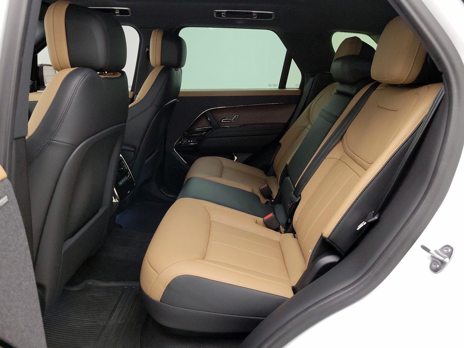 Thumbnail: 2024 Land Rover Range Rover Sport - 20