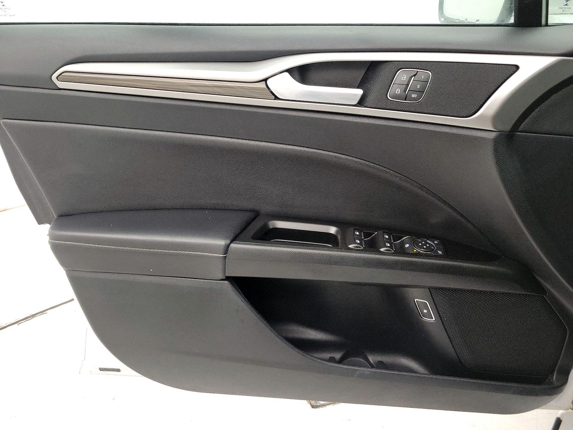 Thumbnail: 2019 Ford Fusion - 12