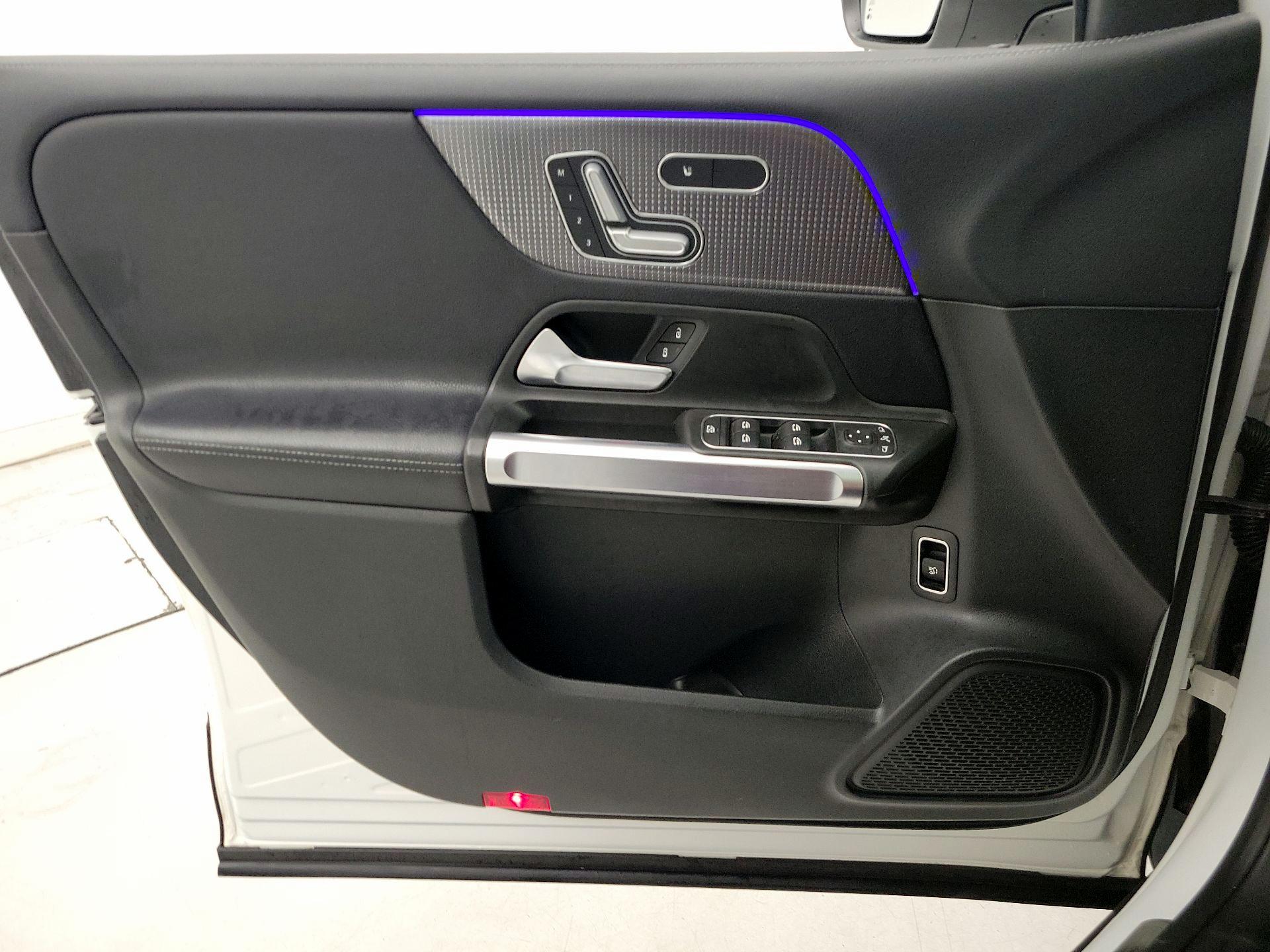 Thumbnail: 2021 Mercedes-Benz GLB - 12