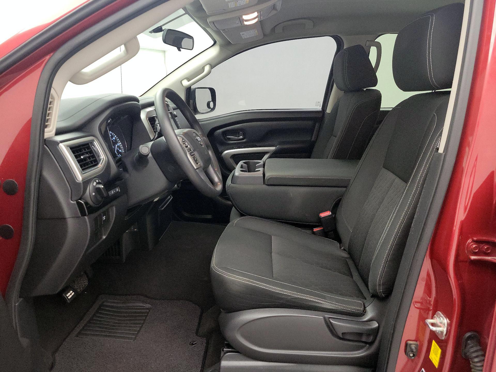 Thumbnail: 2019 Nissan Titan - 11