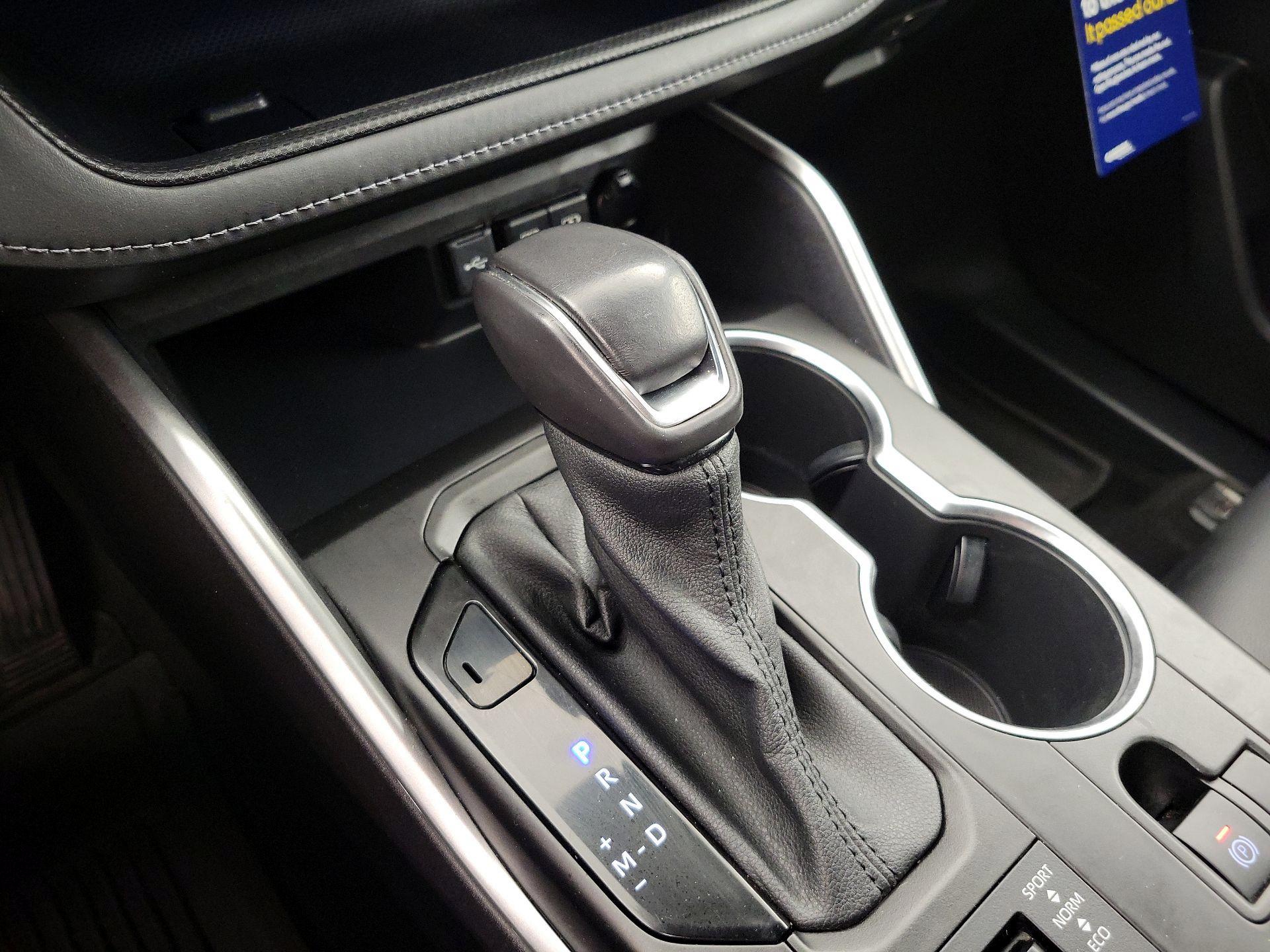 Thumbnail: 2021 Toyota Highlander - 18