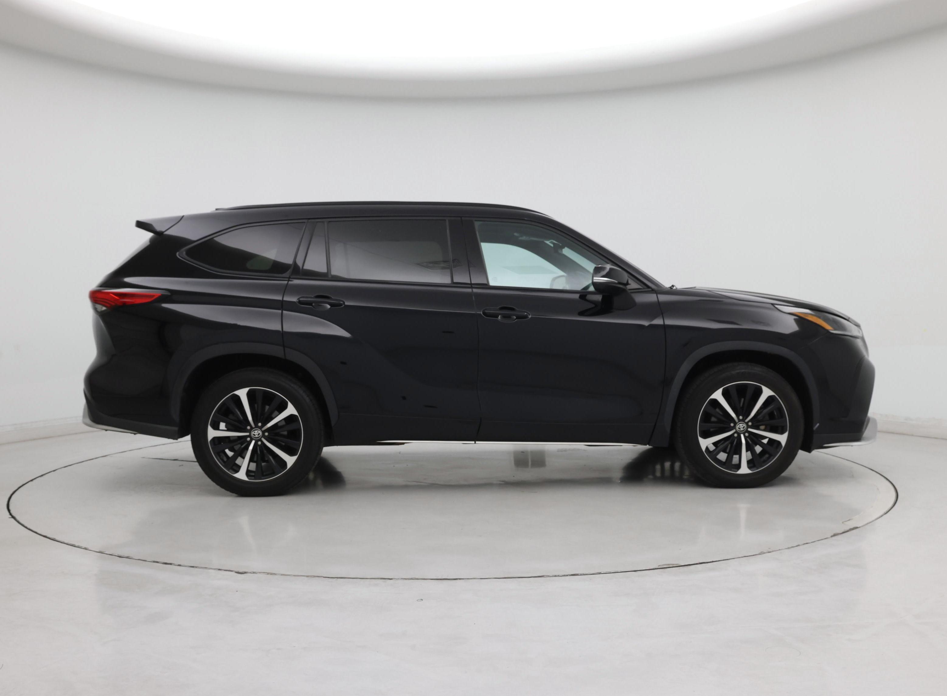 Thumbnail: 2021 Toyota Highlander - 7