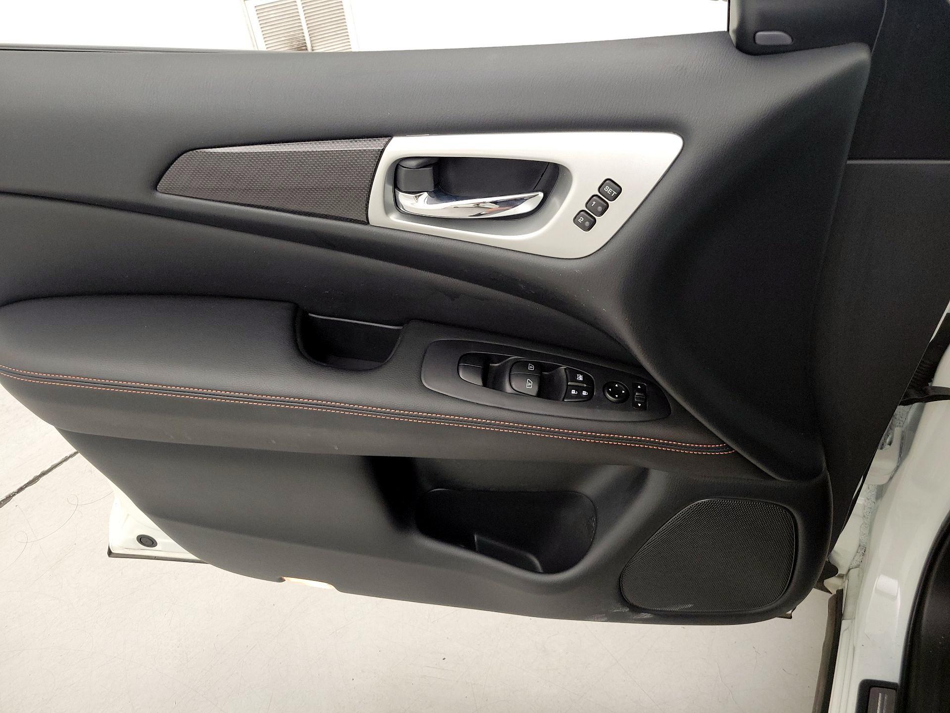 Thumbnail: 2020 Nissan Pathfinder - 12