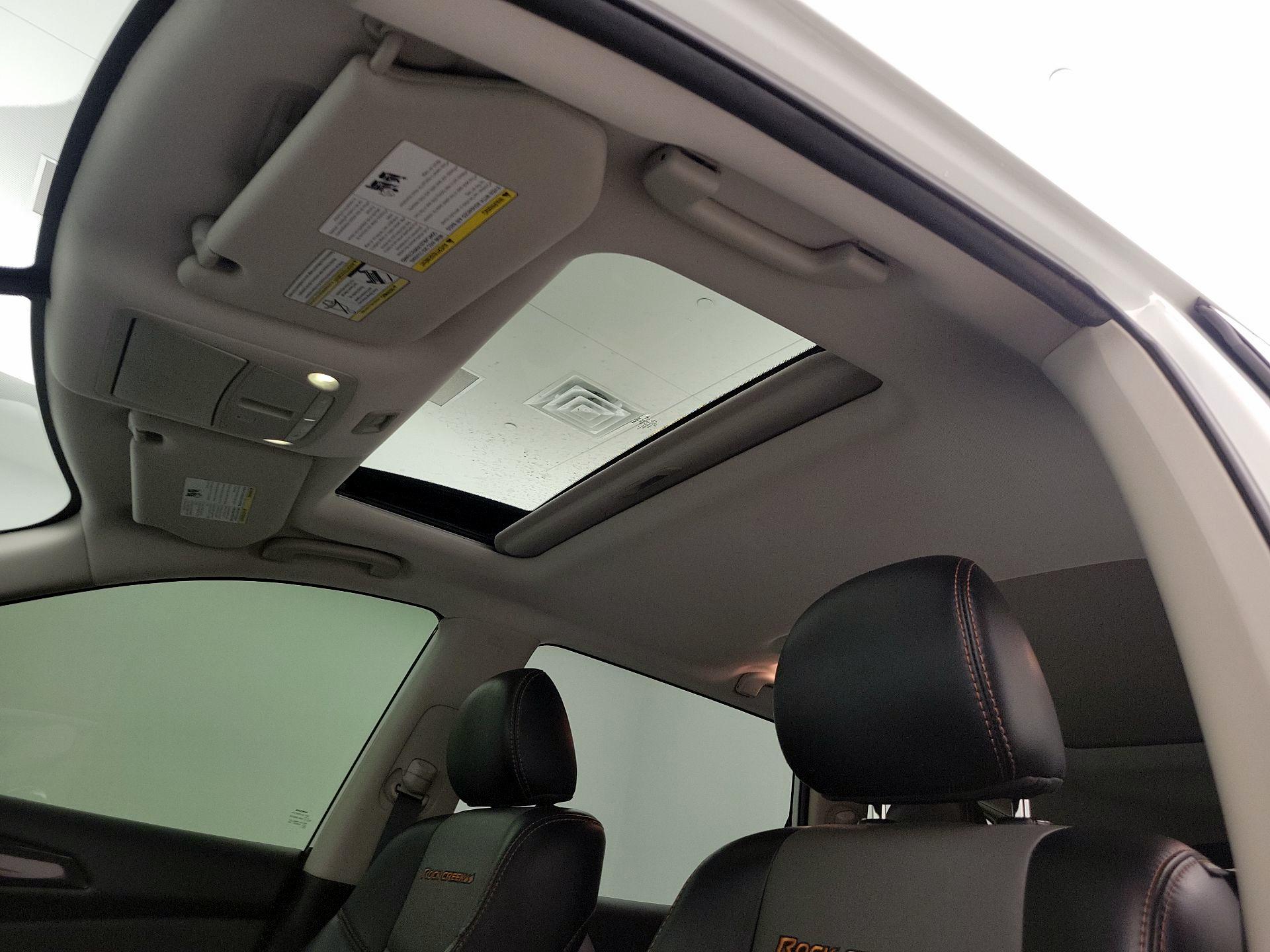 Thumbnail: 2020 Nissan Pathfinder - 20