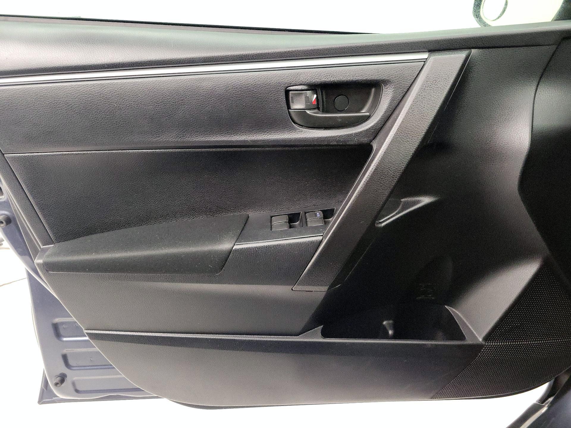 Thumbnail: 2015 Toyota Corolla - 12