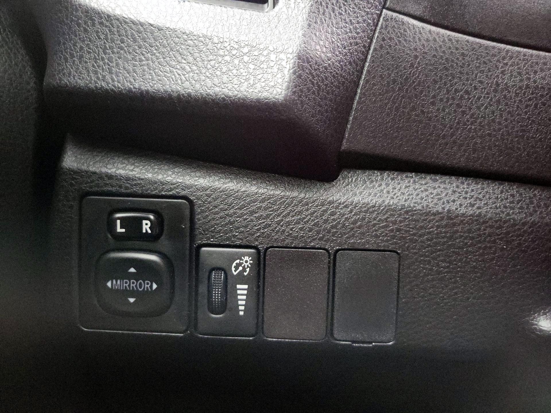 Thumbnail: 2015 Toyota Corolla - 13