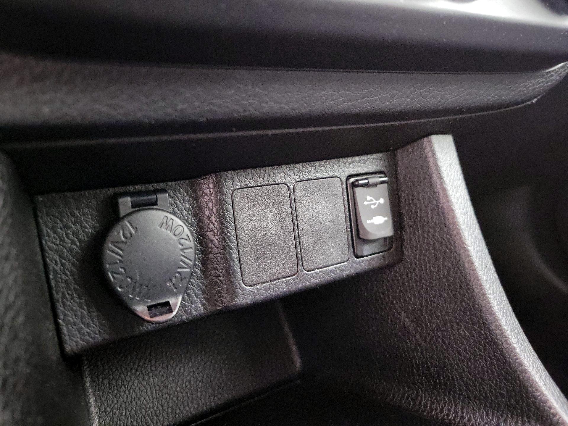 Thumbnail: 2015 Toyota Corolla - 17