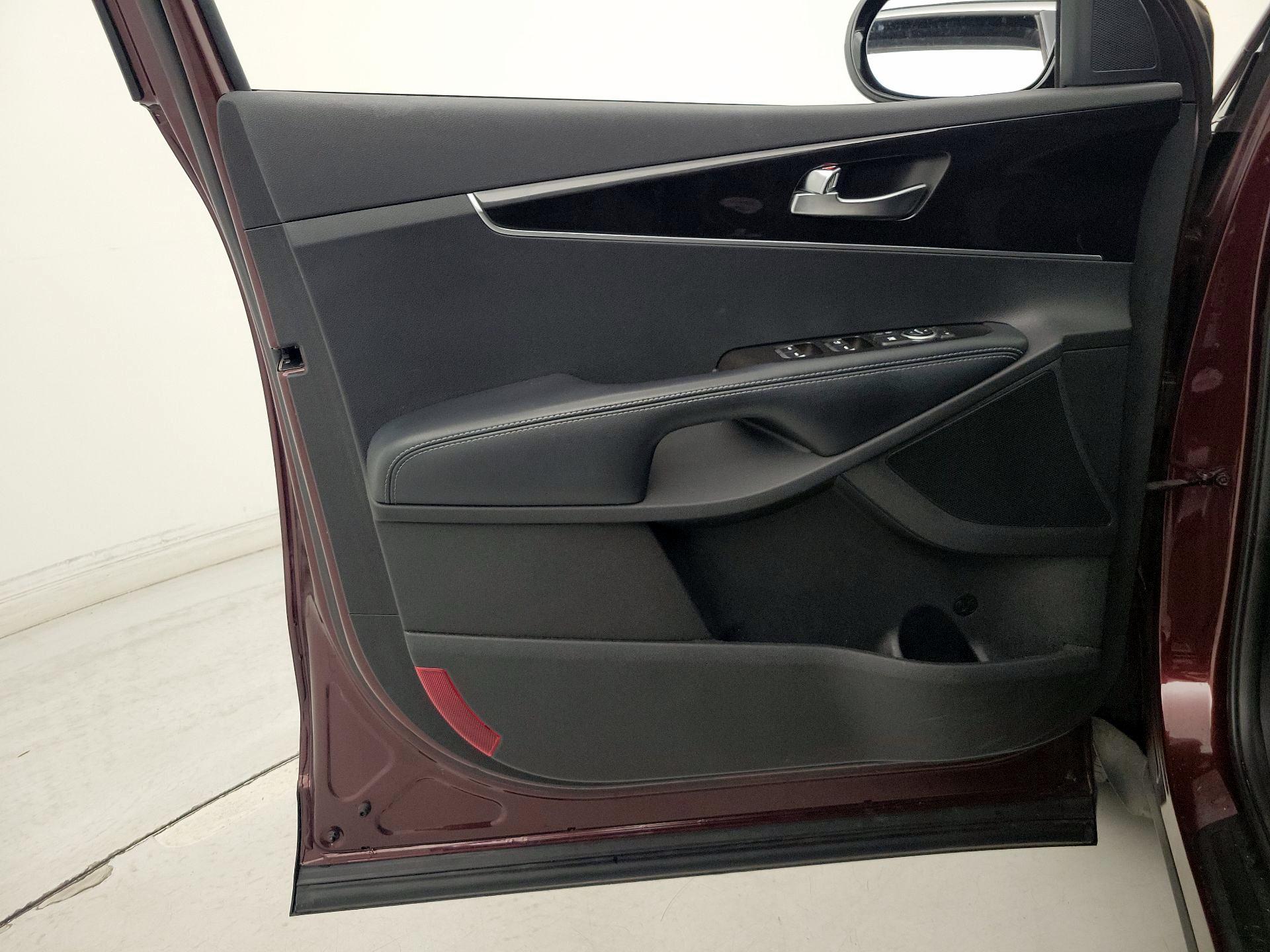 Thumbnail: 2017 Kia Sorento - 12