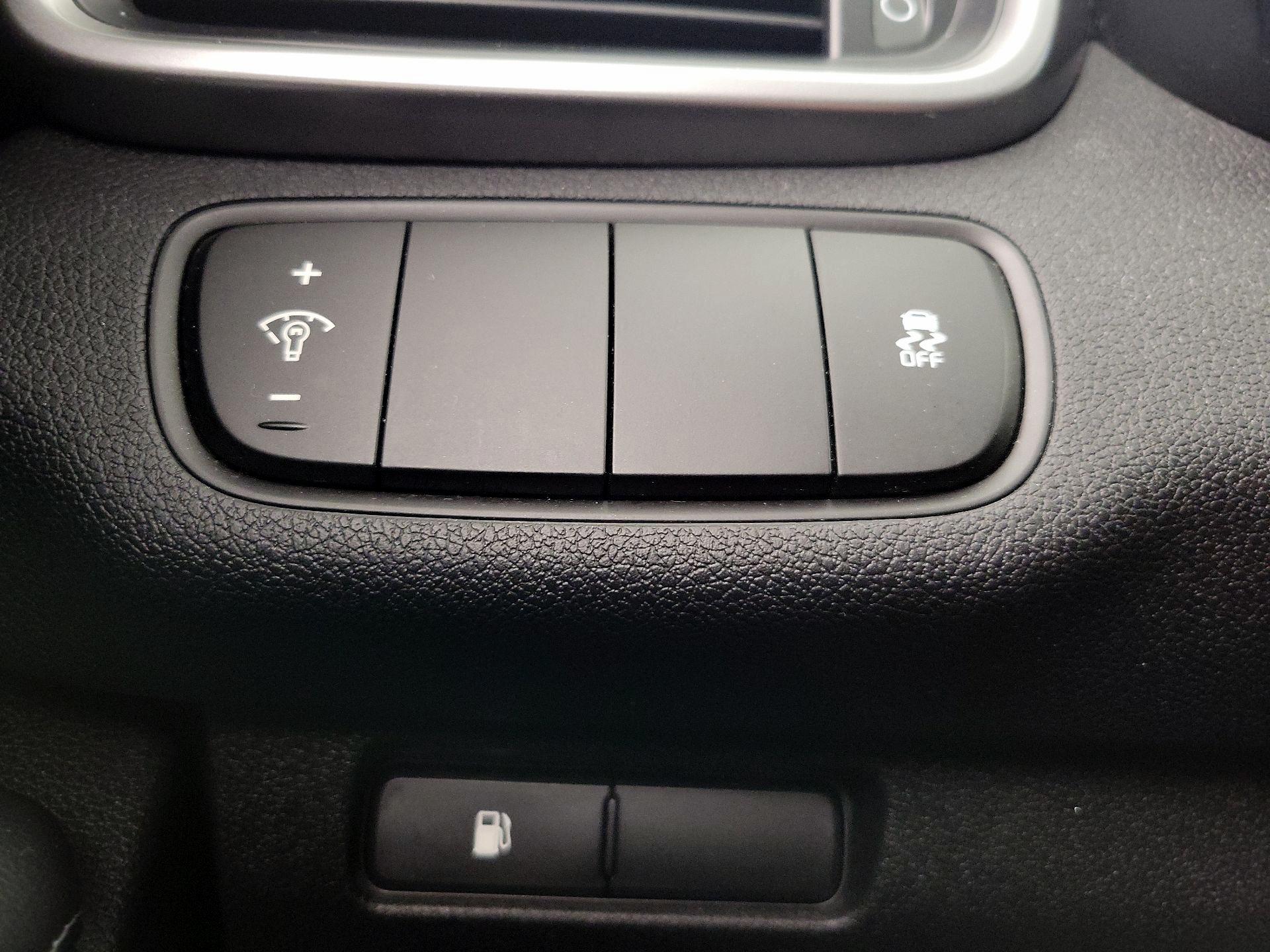 Thumbnail: 2017 Kia Sorento - 13