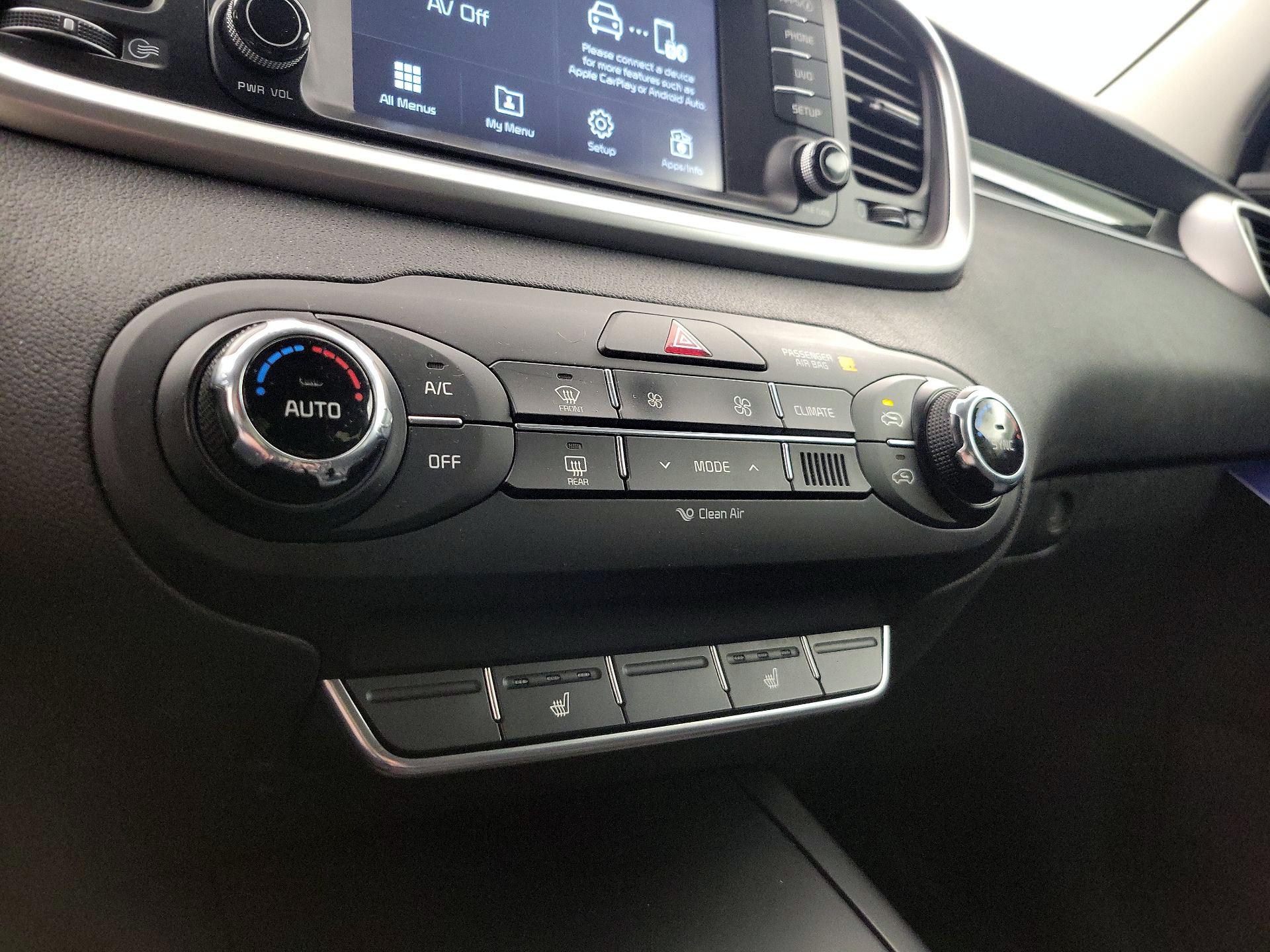 Thumbnail: 2017 Kia Sorento - 16