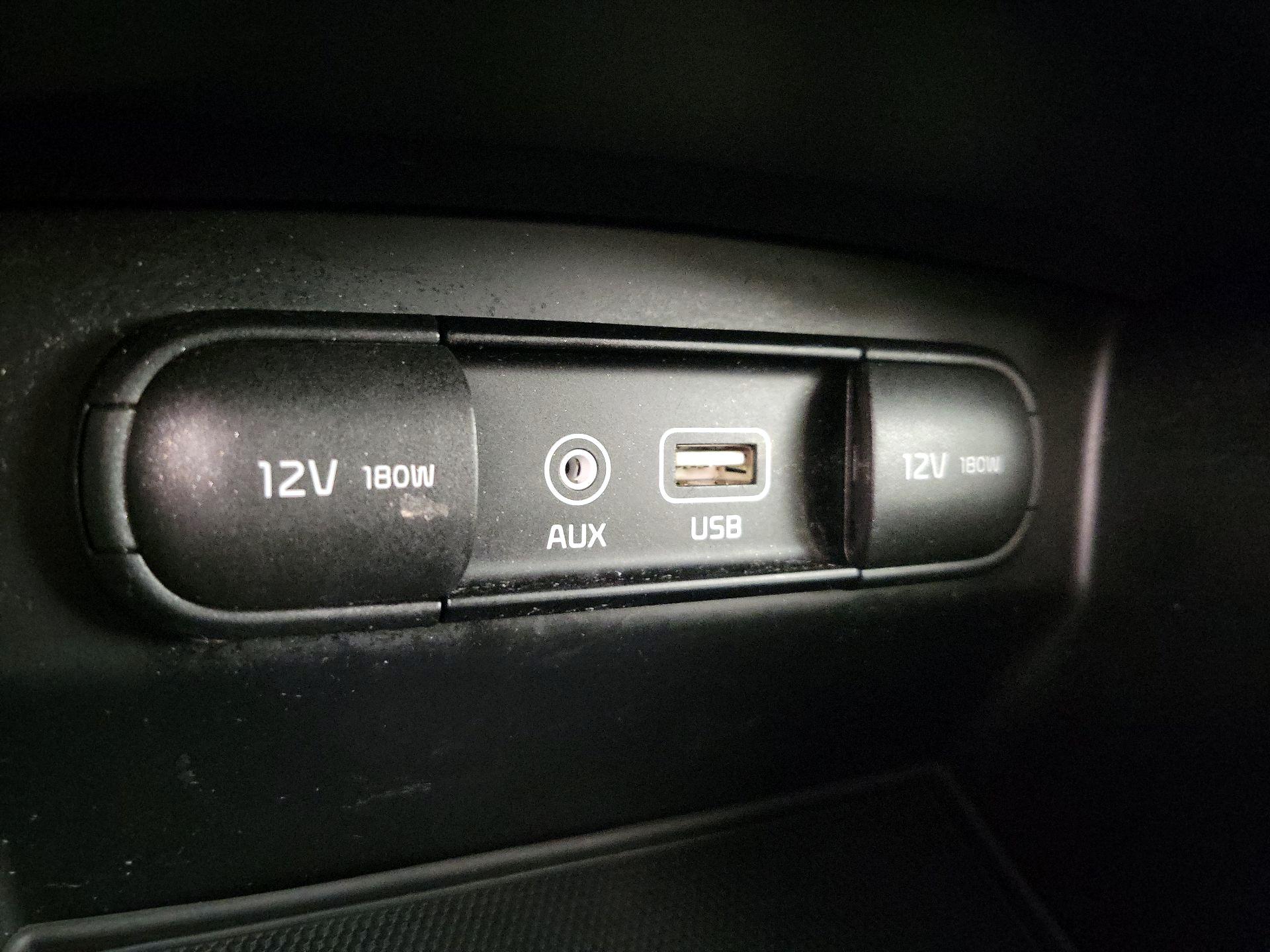 Thumbnail: 2017 Kia Sorento - 18