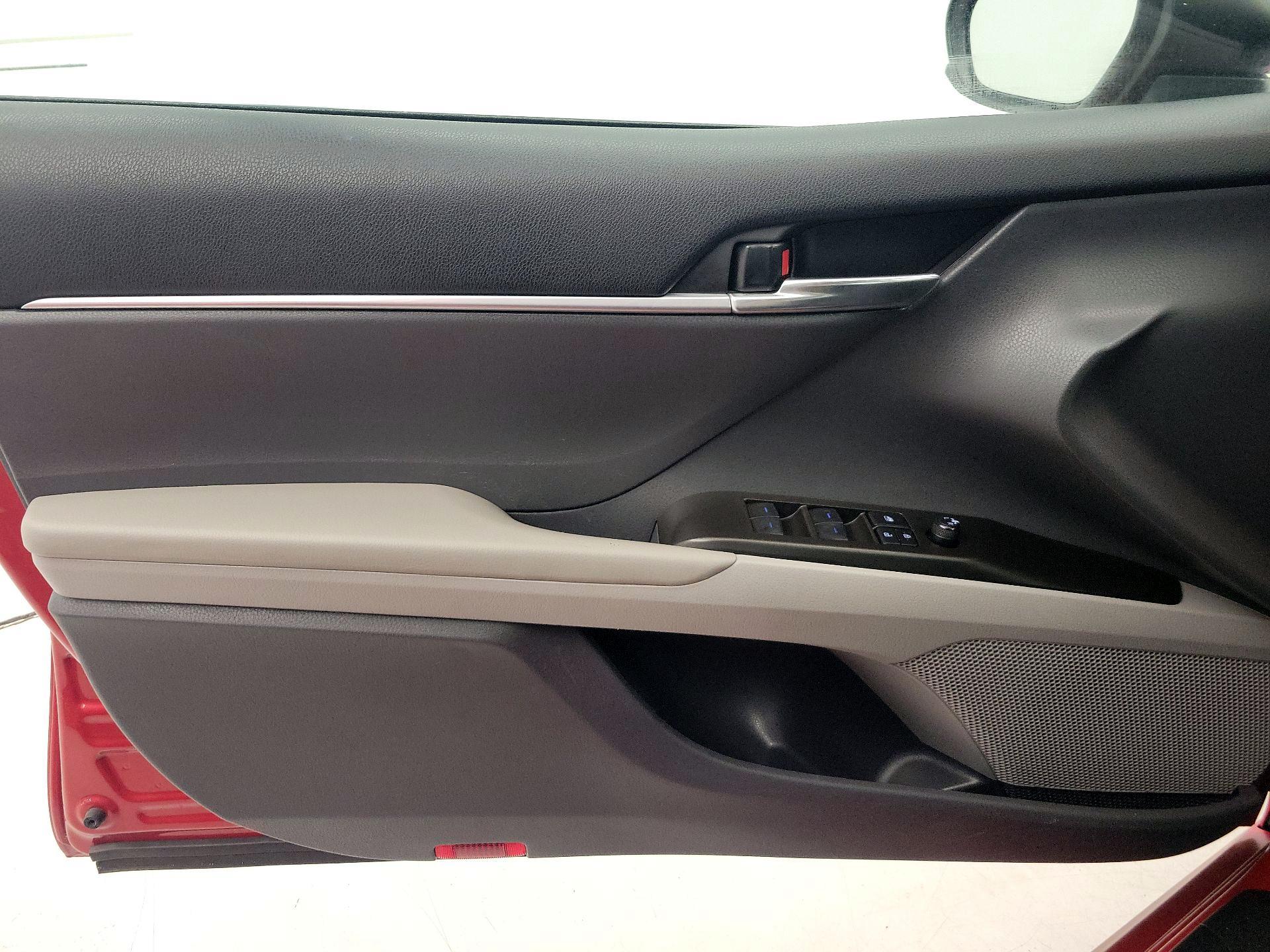 Thumbnail: 2021 Toyota Camry - 12