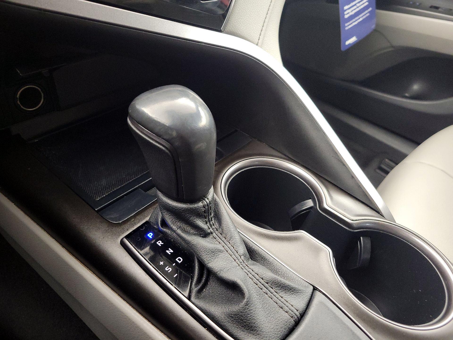 Thumbnail: 2021 Toyota Camry - 17