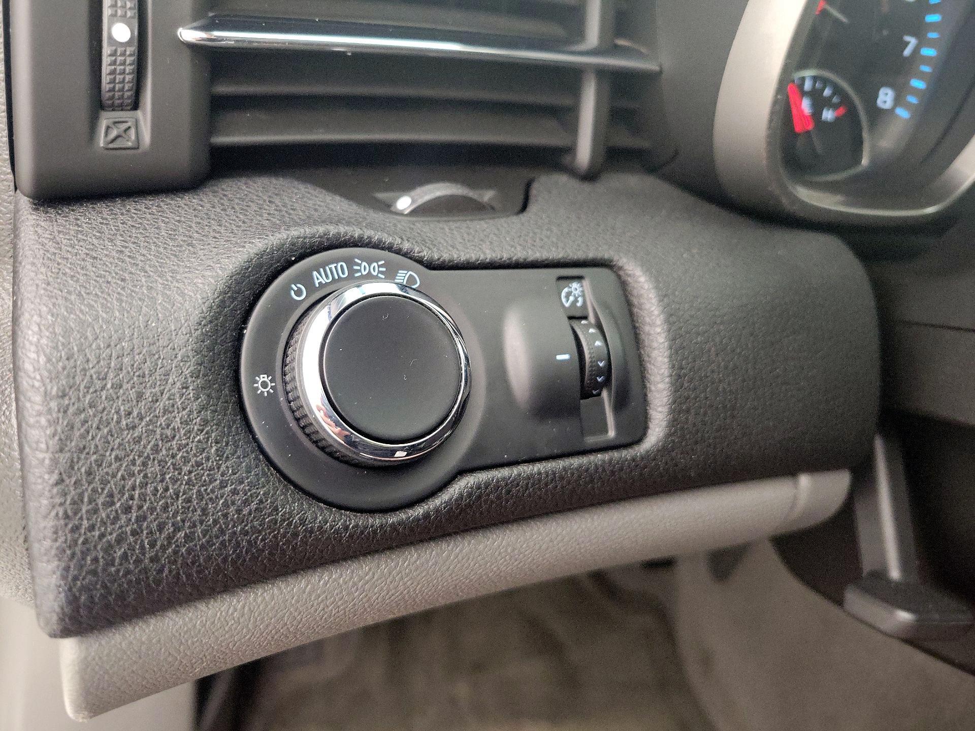 Thumbnail: 2015 Chevrolet Malibu - 13