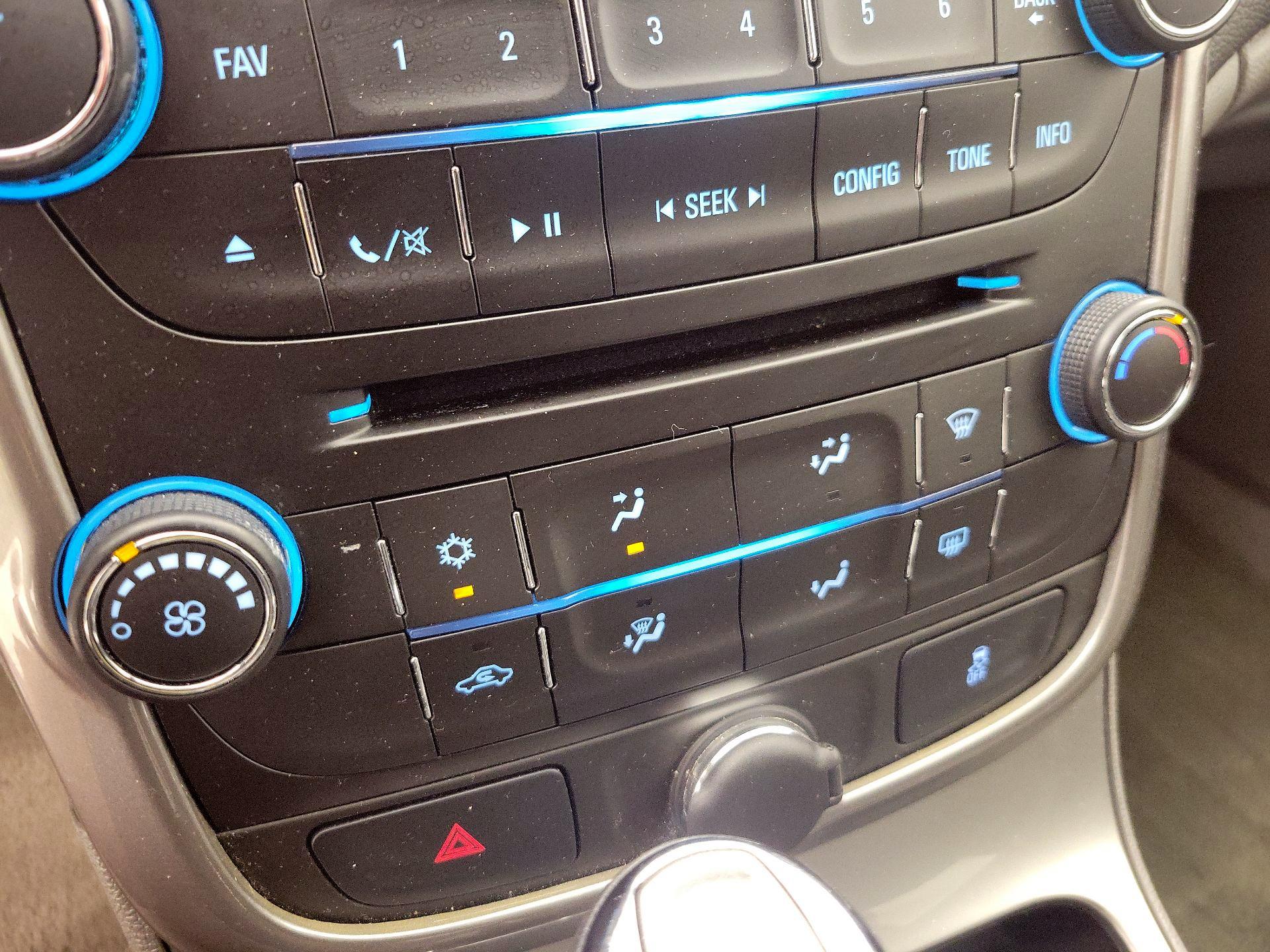 Thumbnail: 2015 Chevrolet Malibu - 15