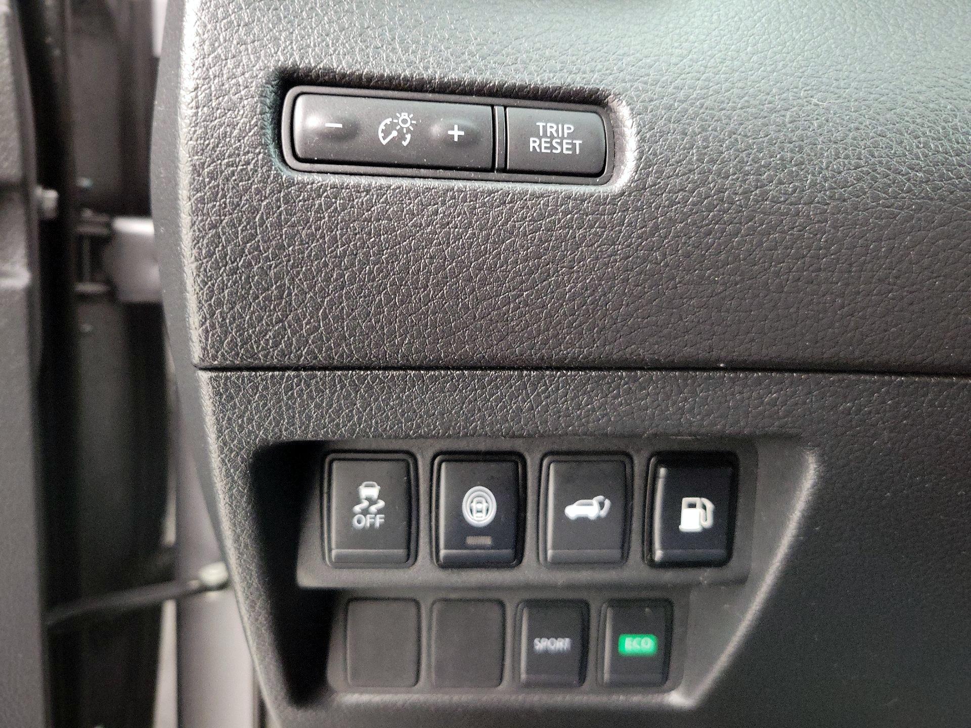 Thumbnail: 2020 Nissan Rogue - 13