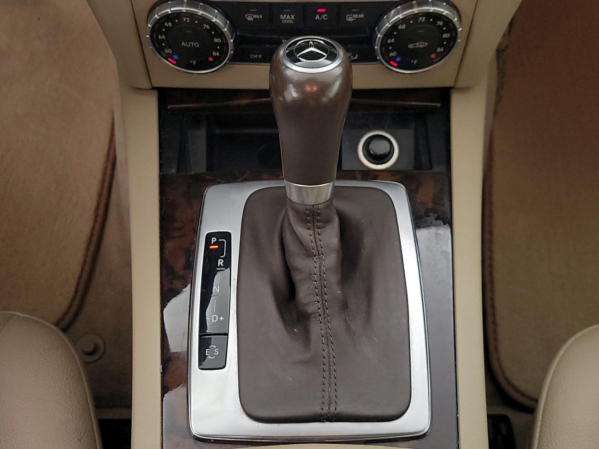 Thumbnail: 2014 Mercedes-Benz C-Class - 16