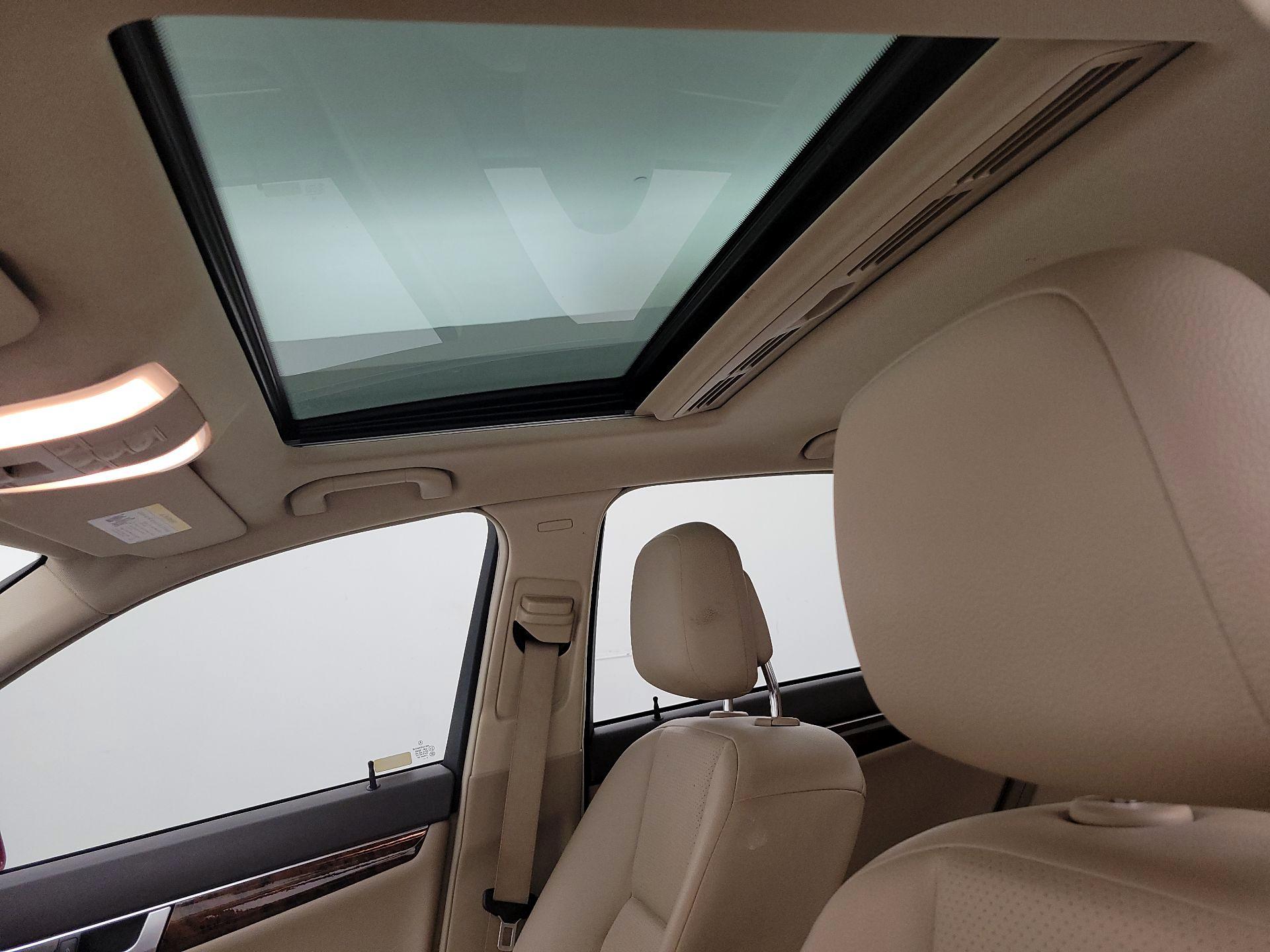 Thumbnail: 2014 Mercedes-Benz C-Class - 18