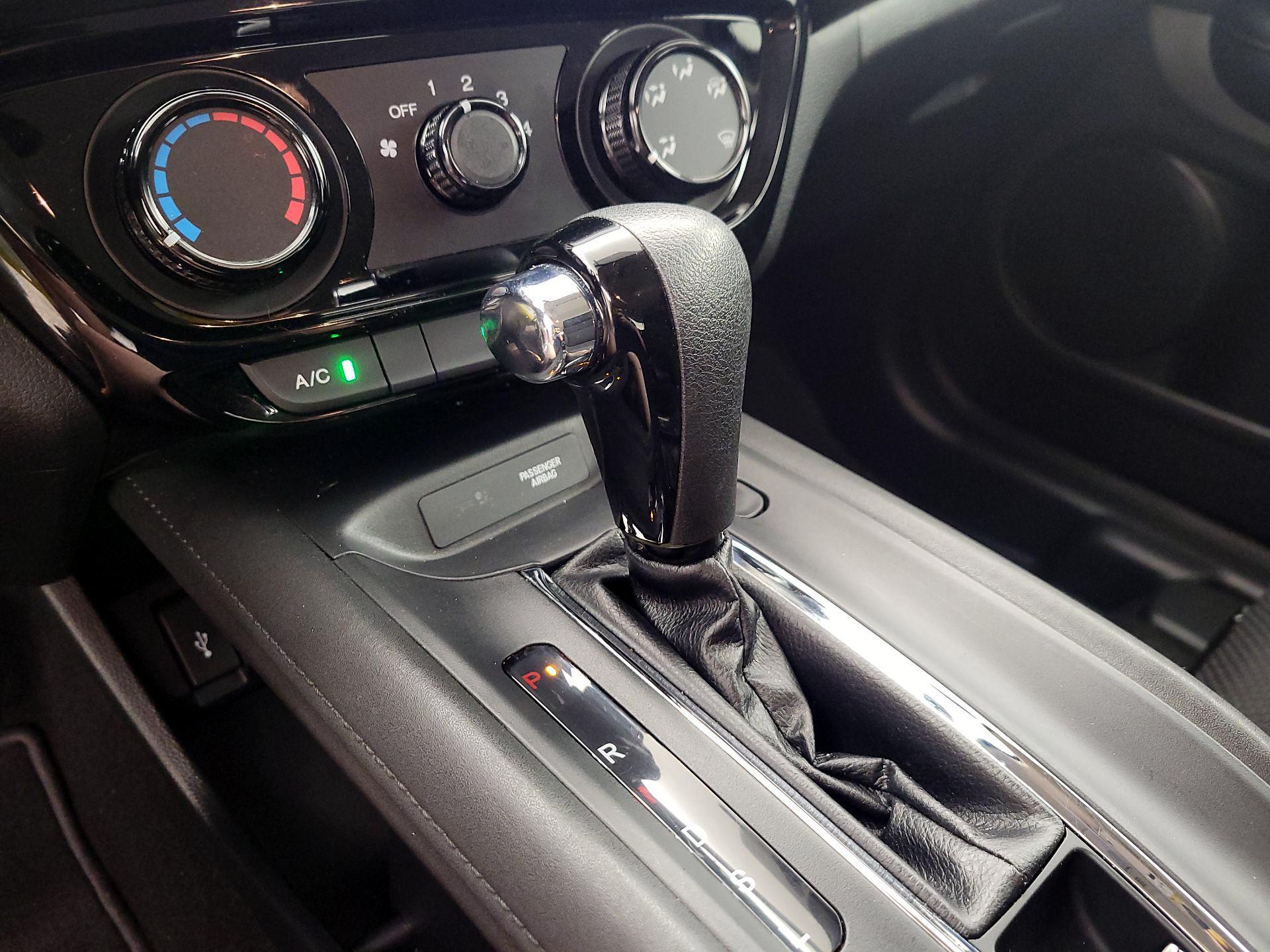 Thumbnail: 2018 Honda HR-V - 17