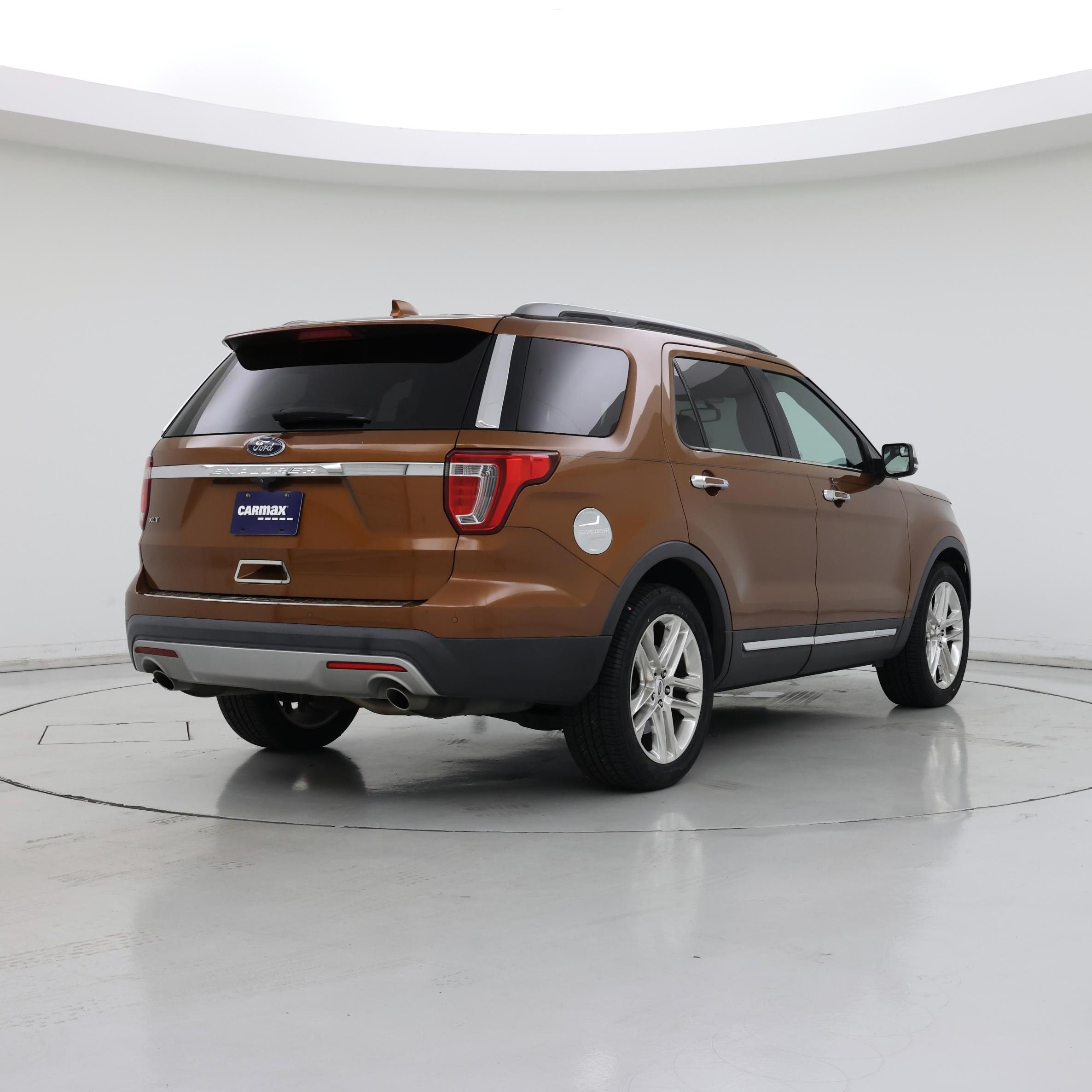 Thumbnail: 2017 Ford Explorer - 8