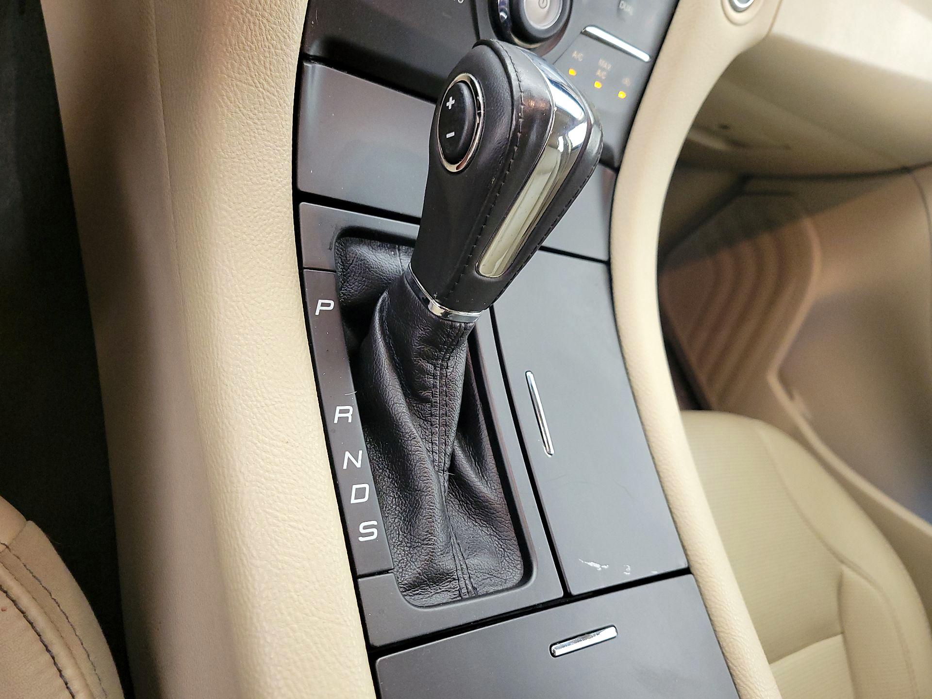 Thumbnail: 2013 Ford Taurus - 15