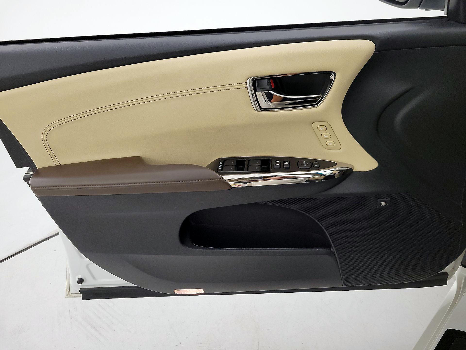 Thumbnail: 2015 Toyota Avalon - 12