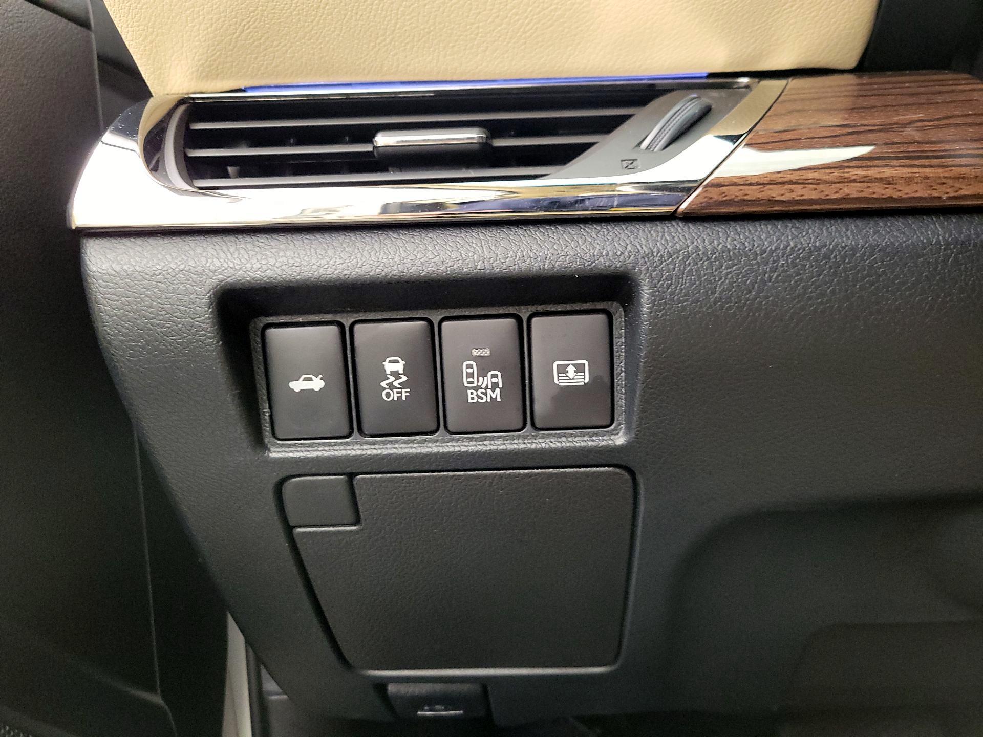 Thumbnail: 2015 Toyota Avalon - 13