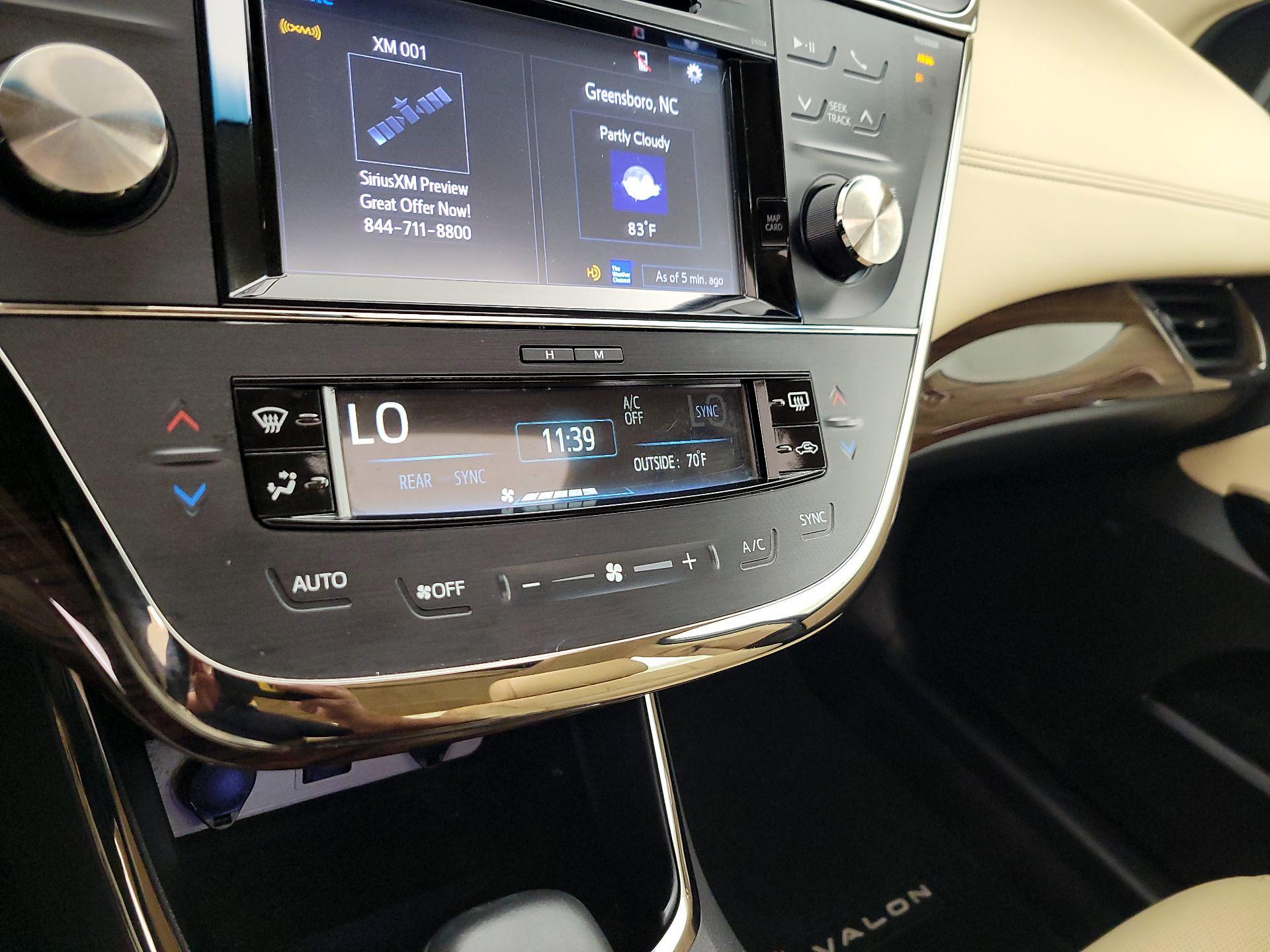 Thumbnail: 2015 Toyota Avalon - 16