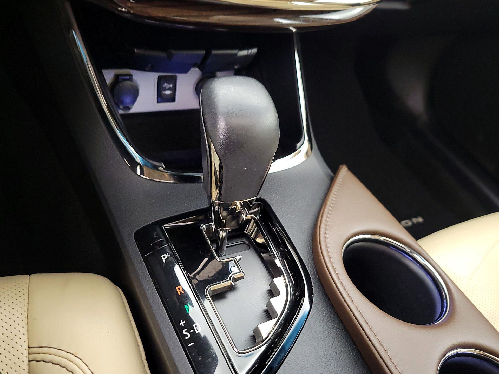 Thumbnail: 2015 Toyota Avalon - 17