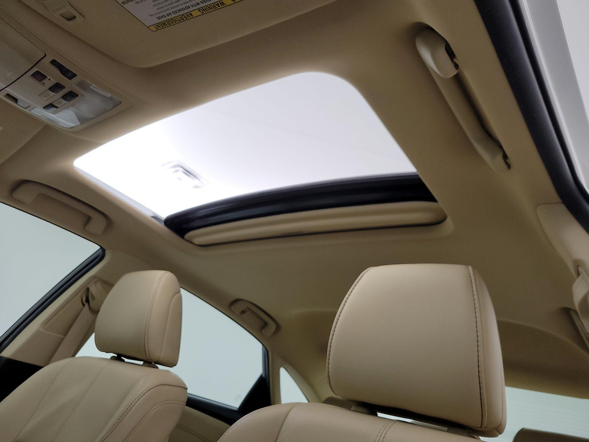 Thumbnail: 2015 Toyota Avalon - 19