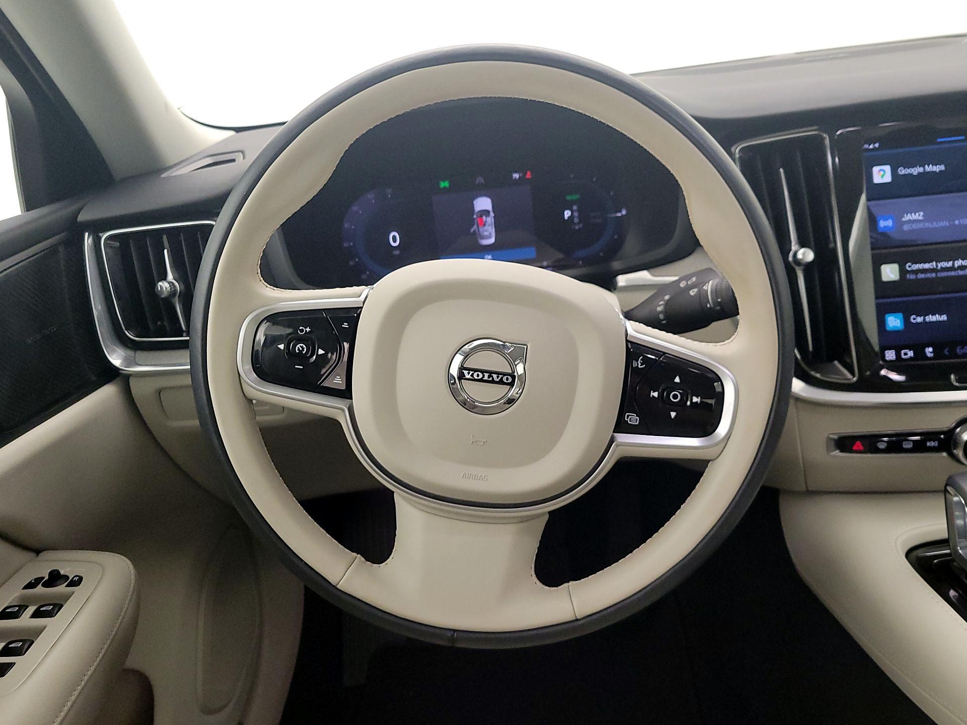 Thumbnail: 2023 Volvo S60 - 10