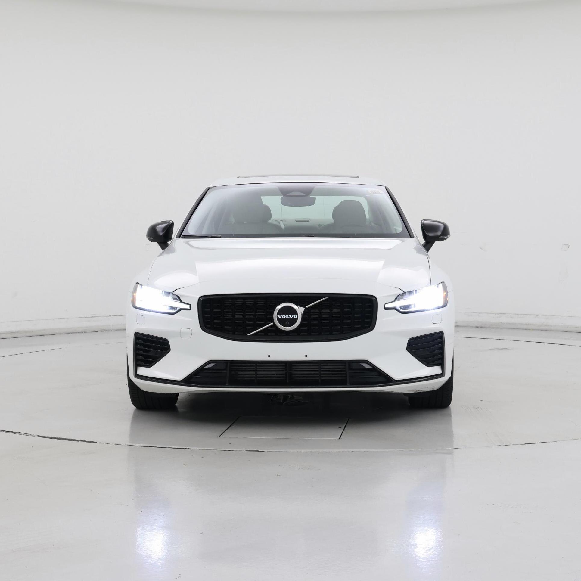 Thumbnail: 2023 Volvo S60 - 5