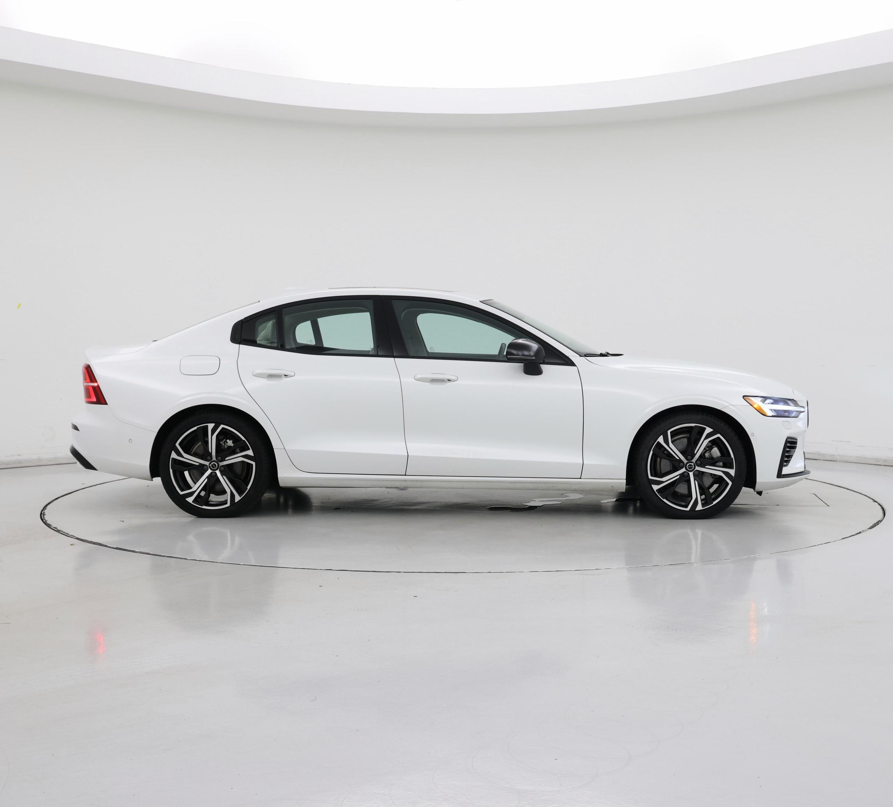 Thumbnail: 2023 Volvo S60 - 7