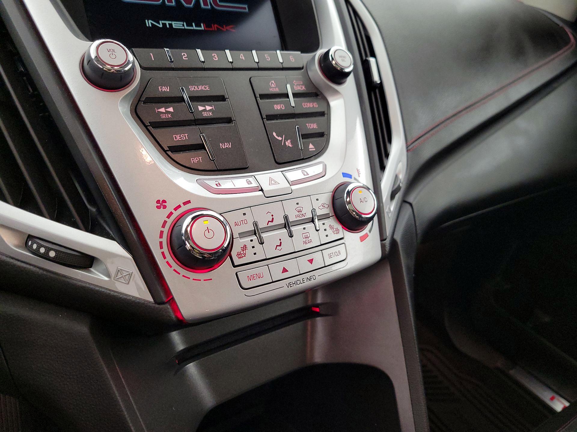Thumbnail: 2015 GMC Terrain - 16