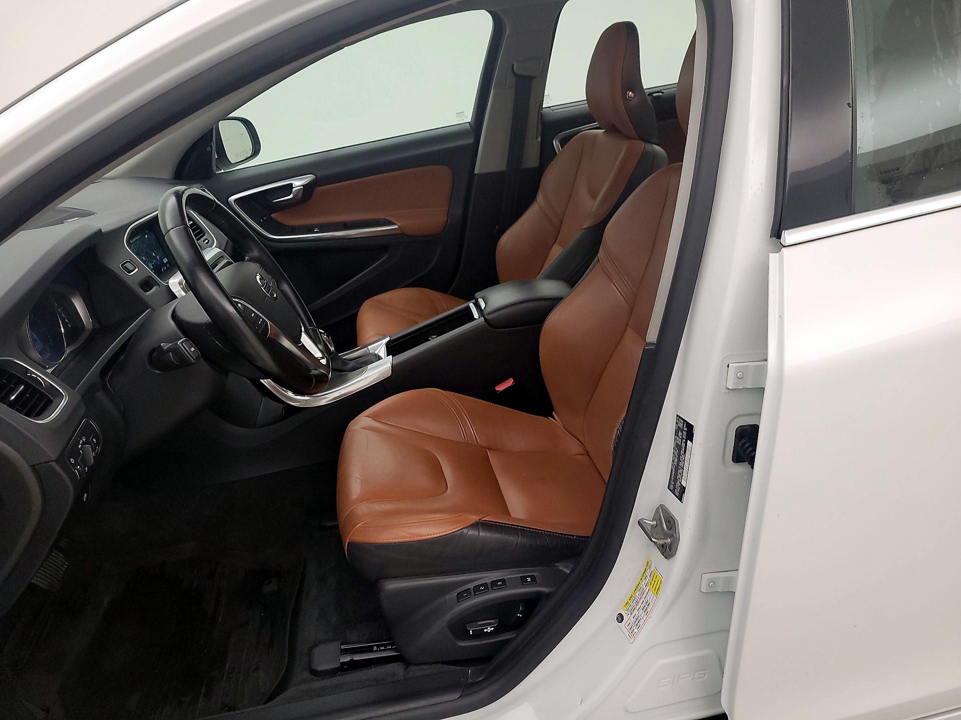 Thumbnail: 2016 Volvo S60 - 11