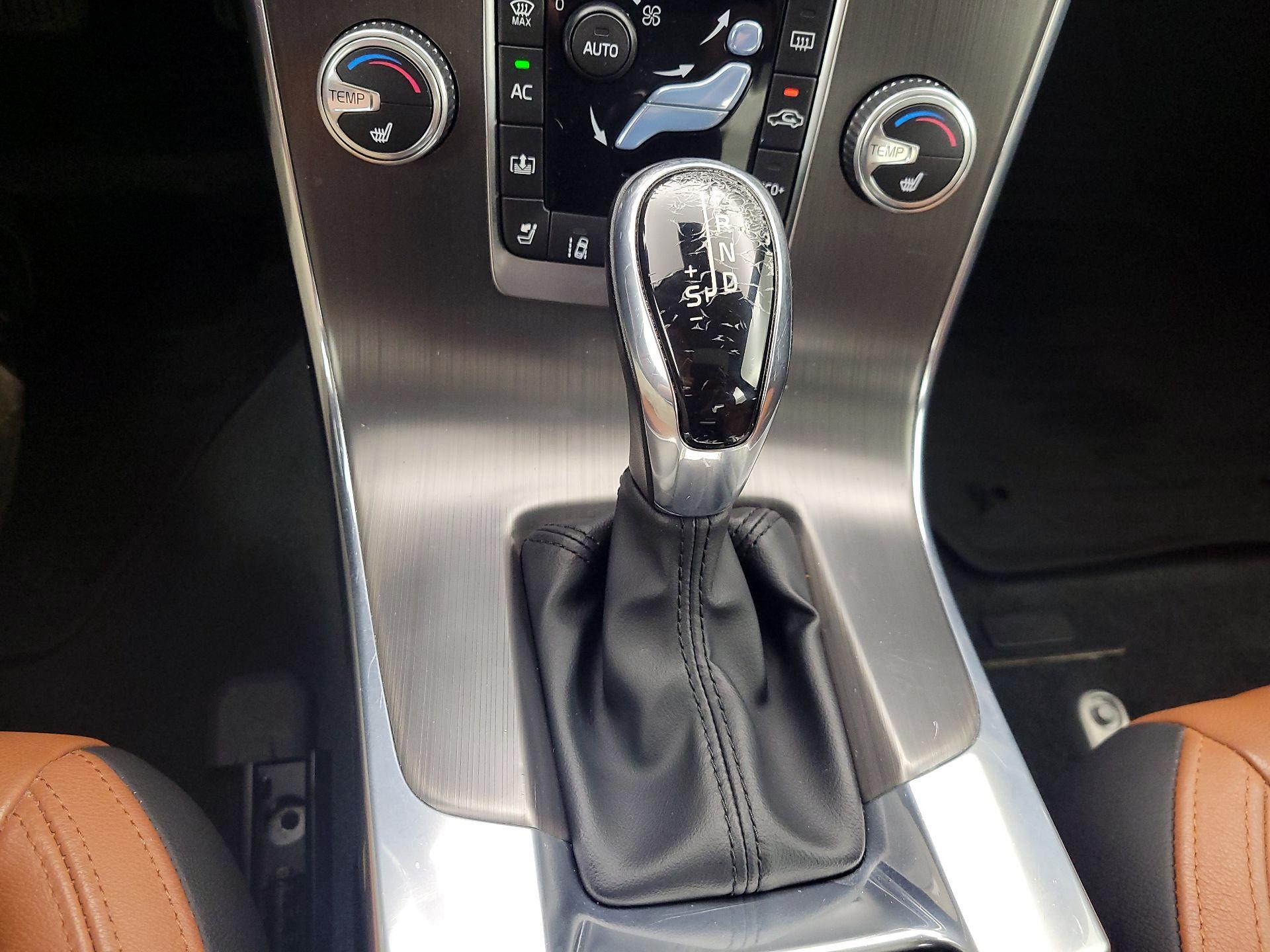 Thumbnail: 2016 Volvo S60 - 18