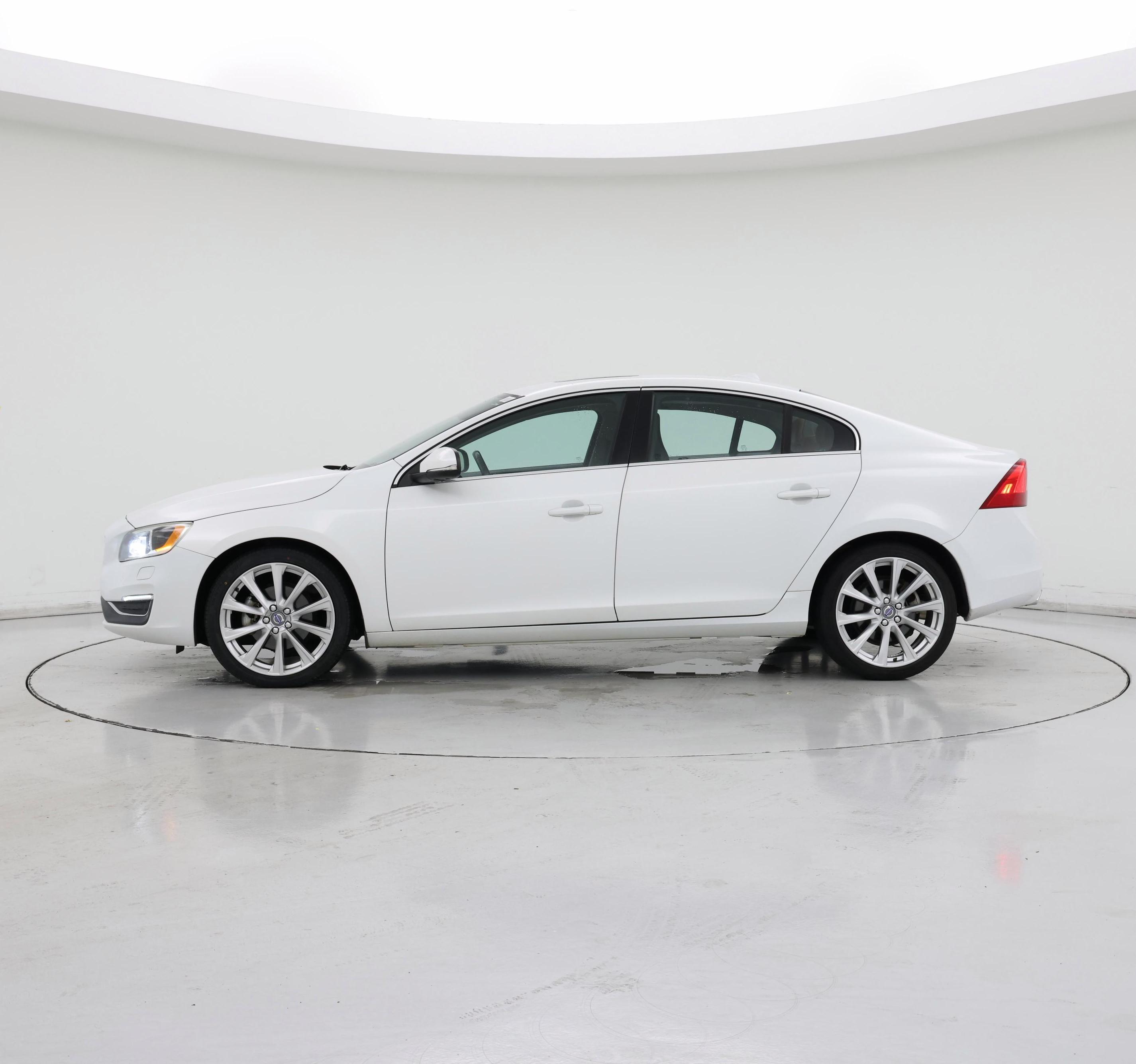 Thumbnail: 2016 Volvo S60 - 3