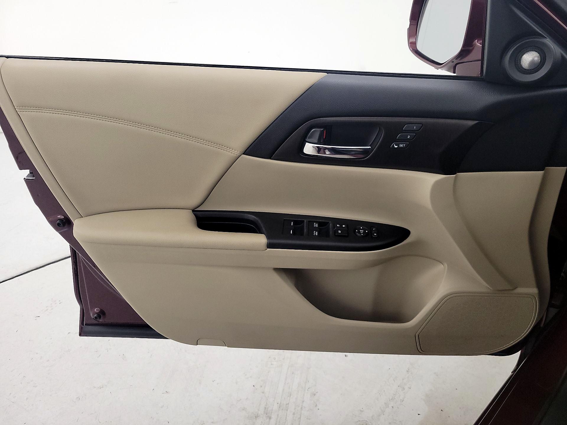 Thumbnail: 2015 Honda Accord - 12