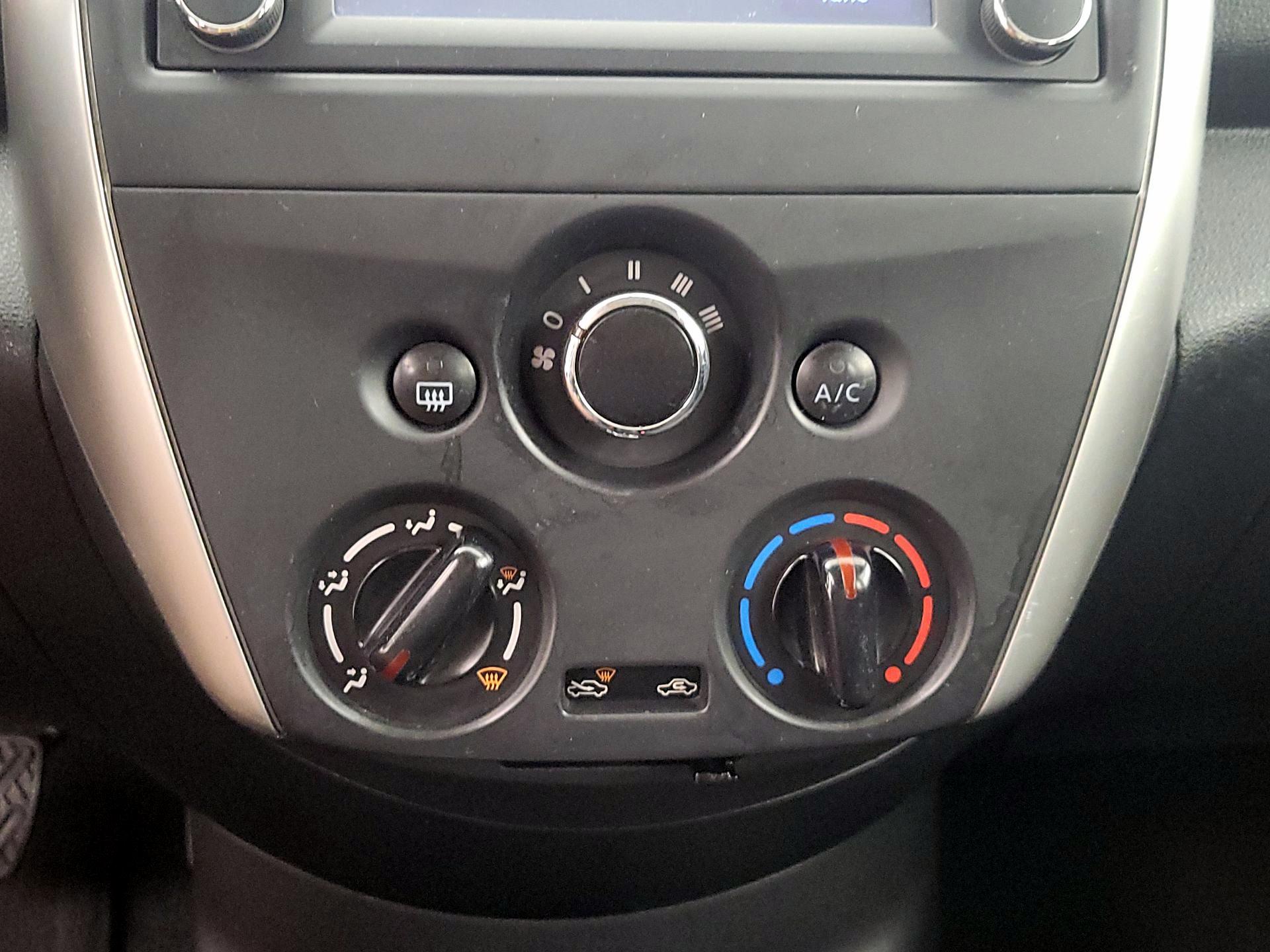 Thumbnail: 2015 Nissan Versa - 17