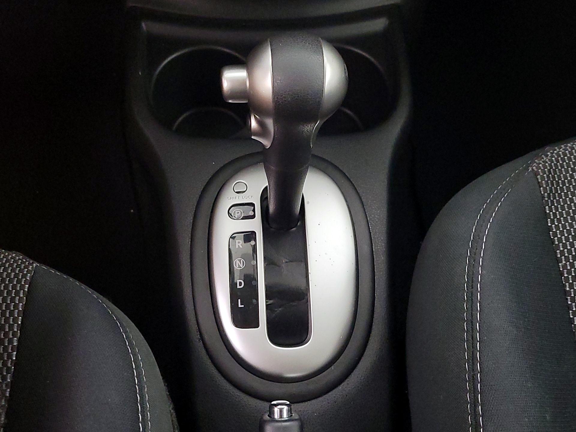 Thumbnail: 2015 Nissan Versa - 18