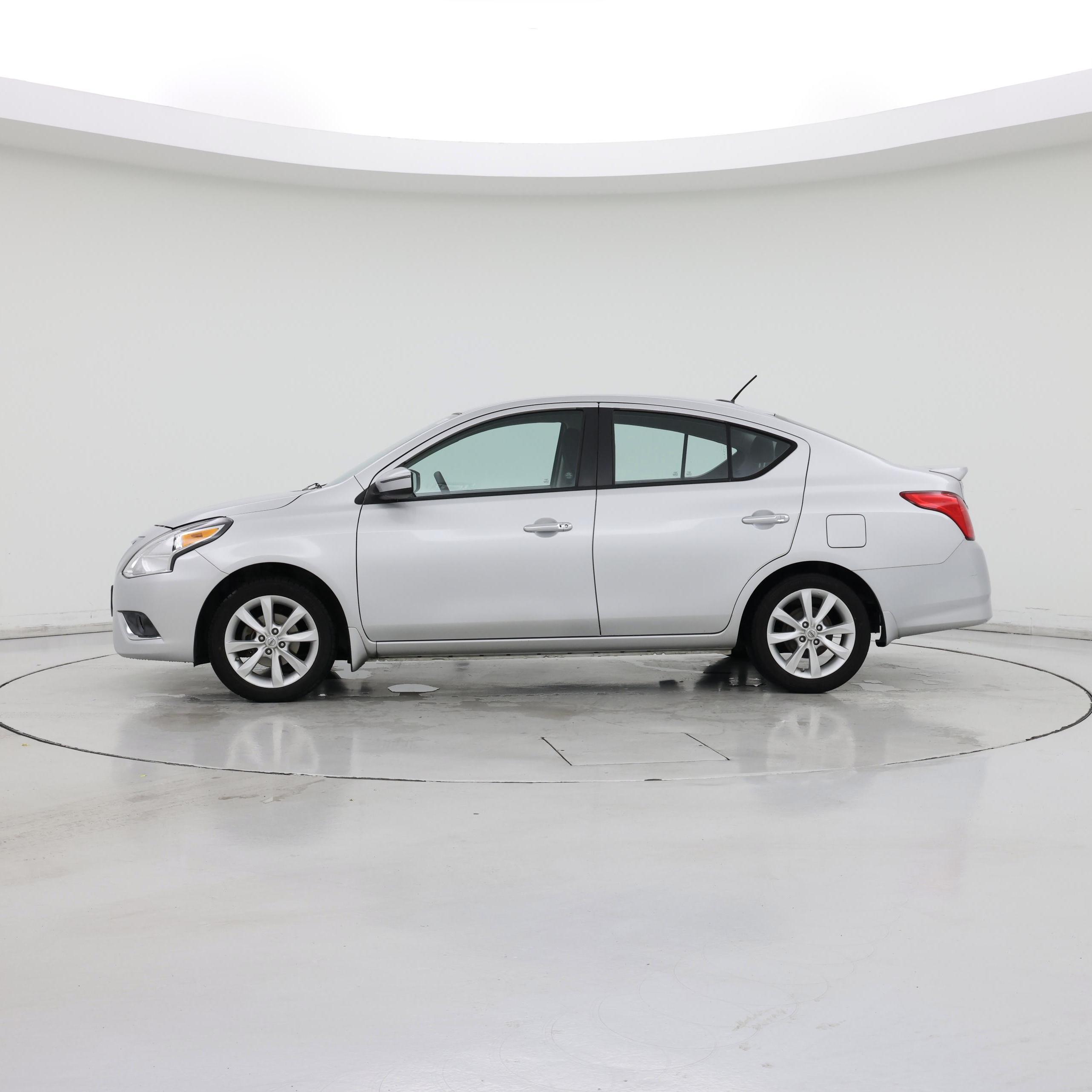 Thumbnail: 2015 Nissan Versa - 3
