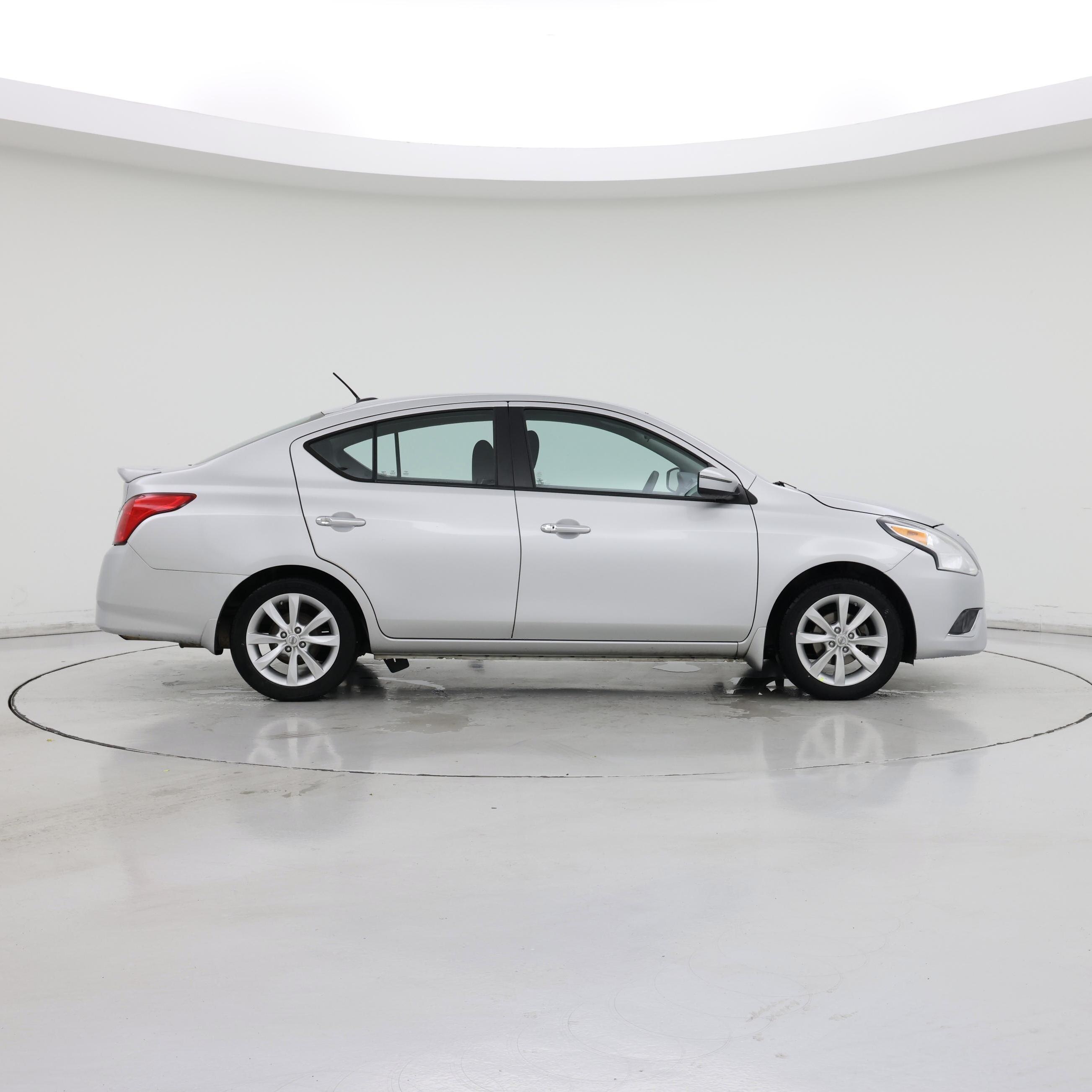Thumbnail: 2015 Nissan Versa - 7
