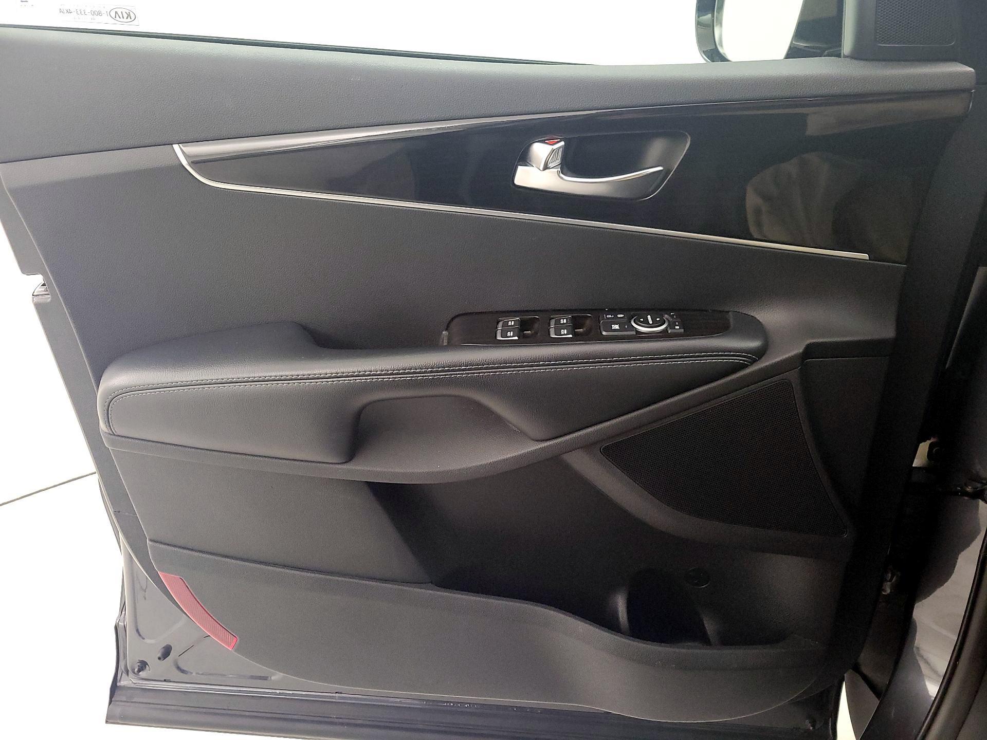 Thumbnail: 2019 Kia Sorento - 12