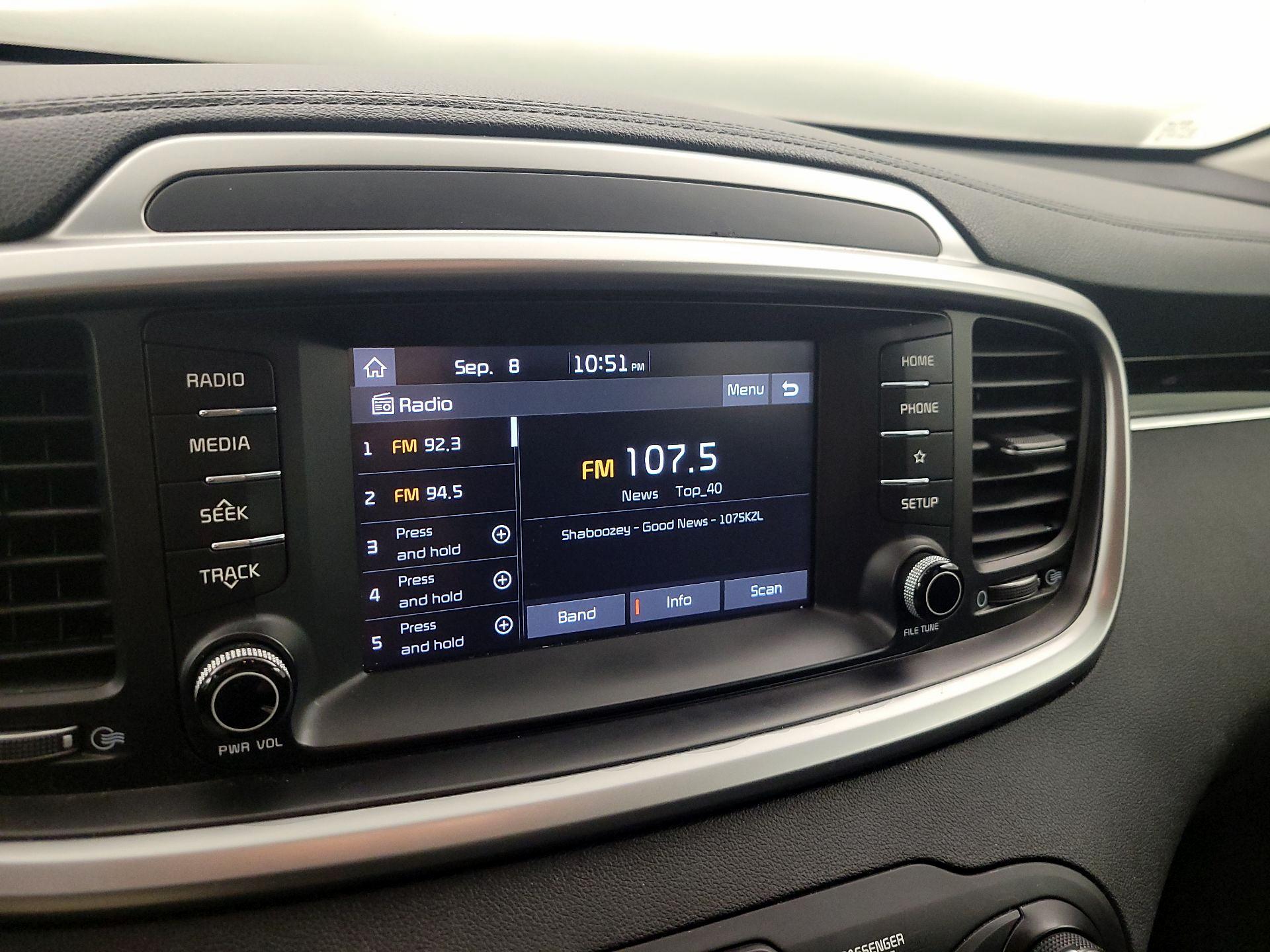 Thumbnail: 2019 Kia Sorento - 15
